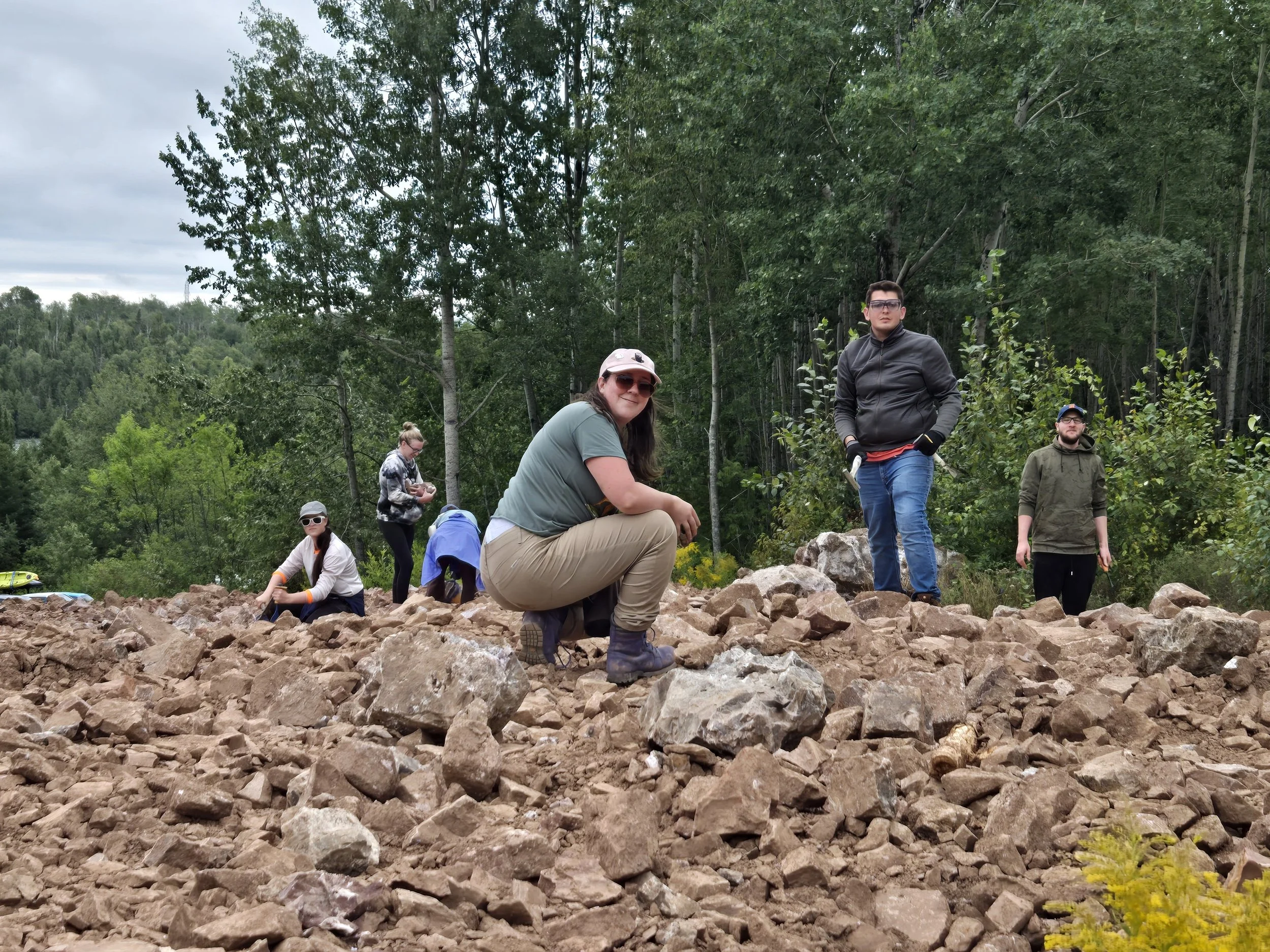 OU Students collecting amethyst.jpg