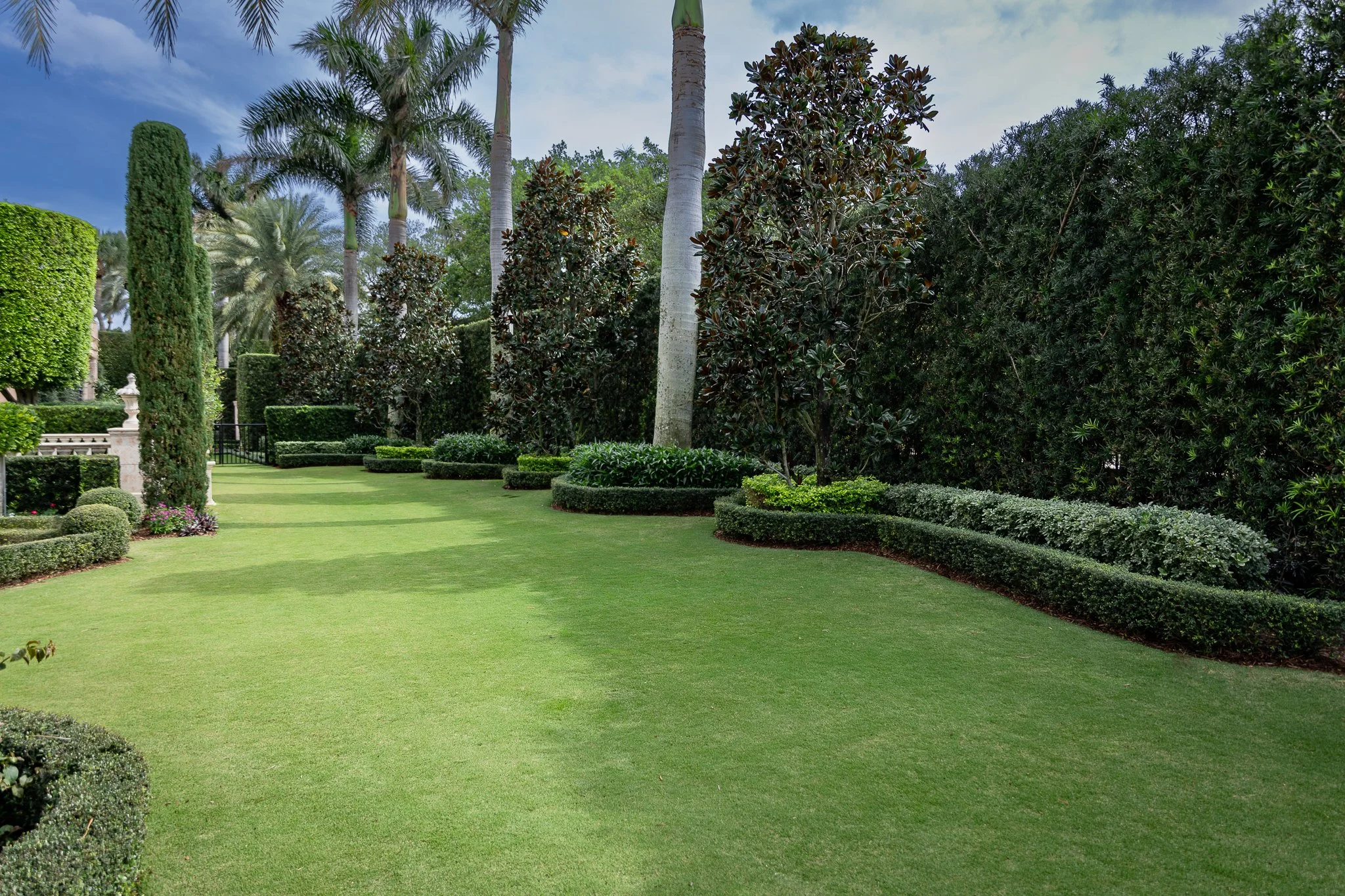 GardentAndTreebed2.jpg