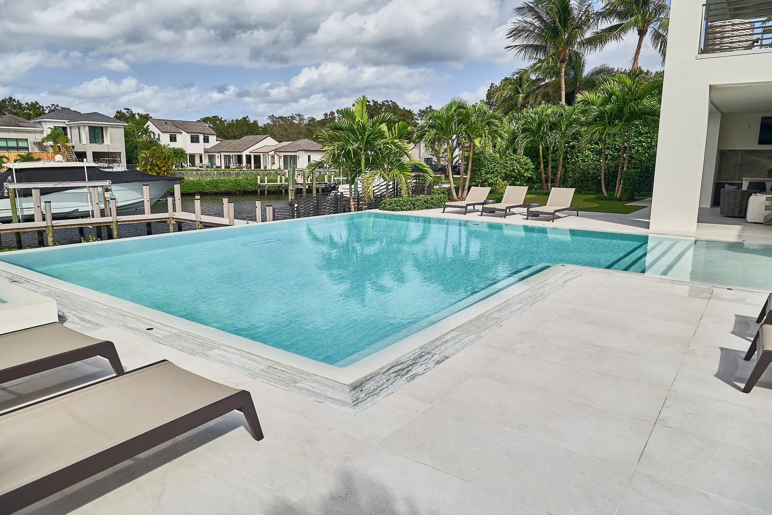 PoolWideAngle.jpg