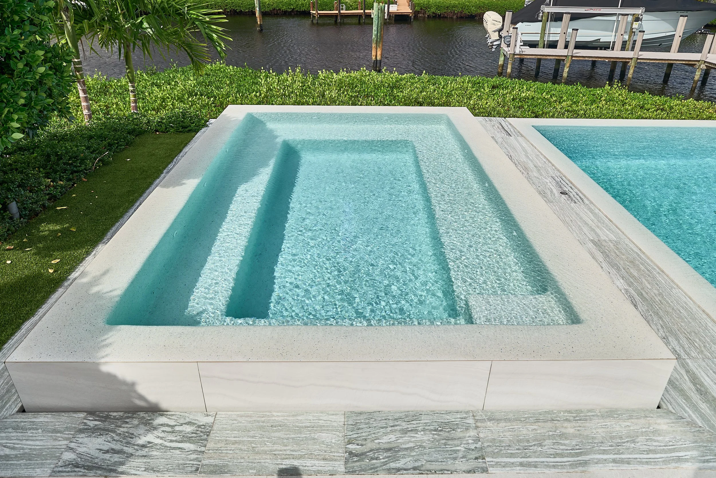 hottub.jpg