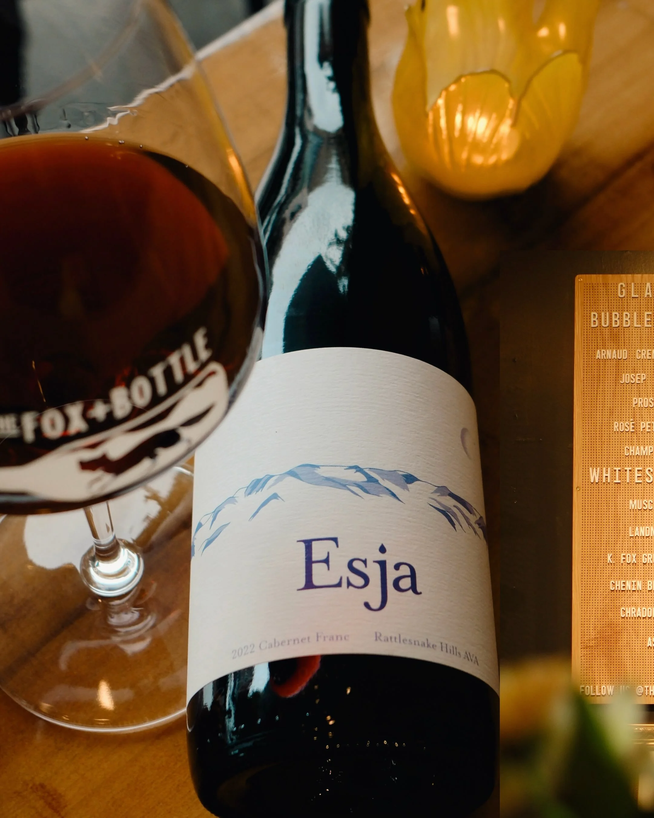 So many Reds to choose from for early Autumn meal pairings! Let us help find the perfect bottle to pair with all of your weekend dinner plans :)

Happy Friday friends!!

Open 11am-8pm!