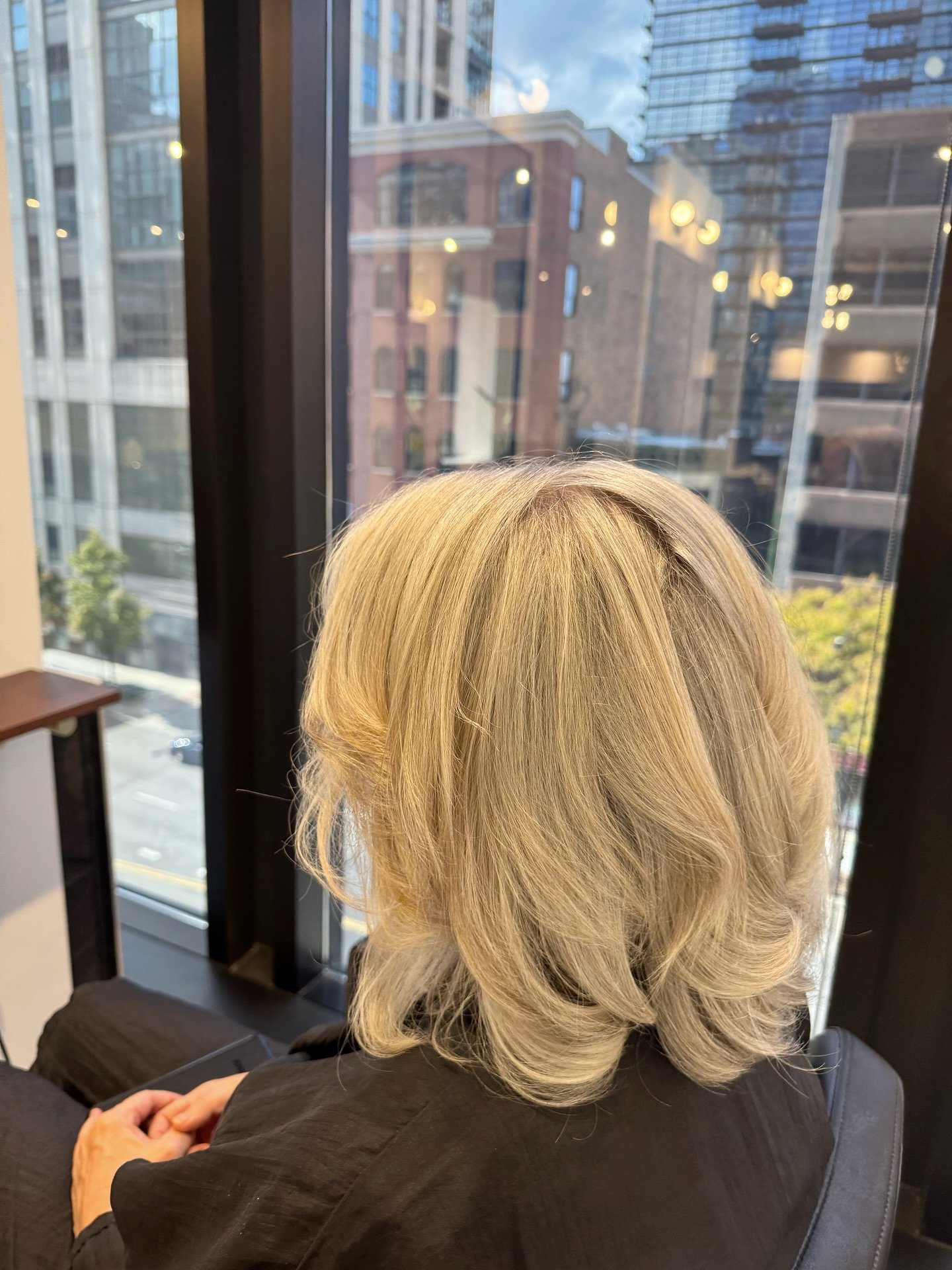 Strategic highlights and lowlights to diffuse grey, maintain dimension, and create a seamless grow-out.
Book your grey blending consultation through the link in bio.✨ 

Tabloff Salon | River North 📍