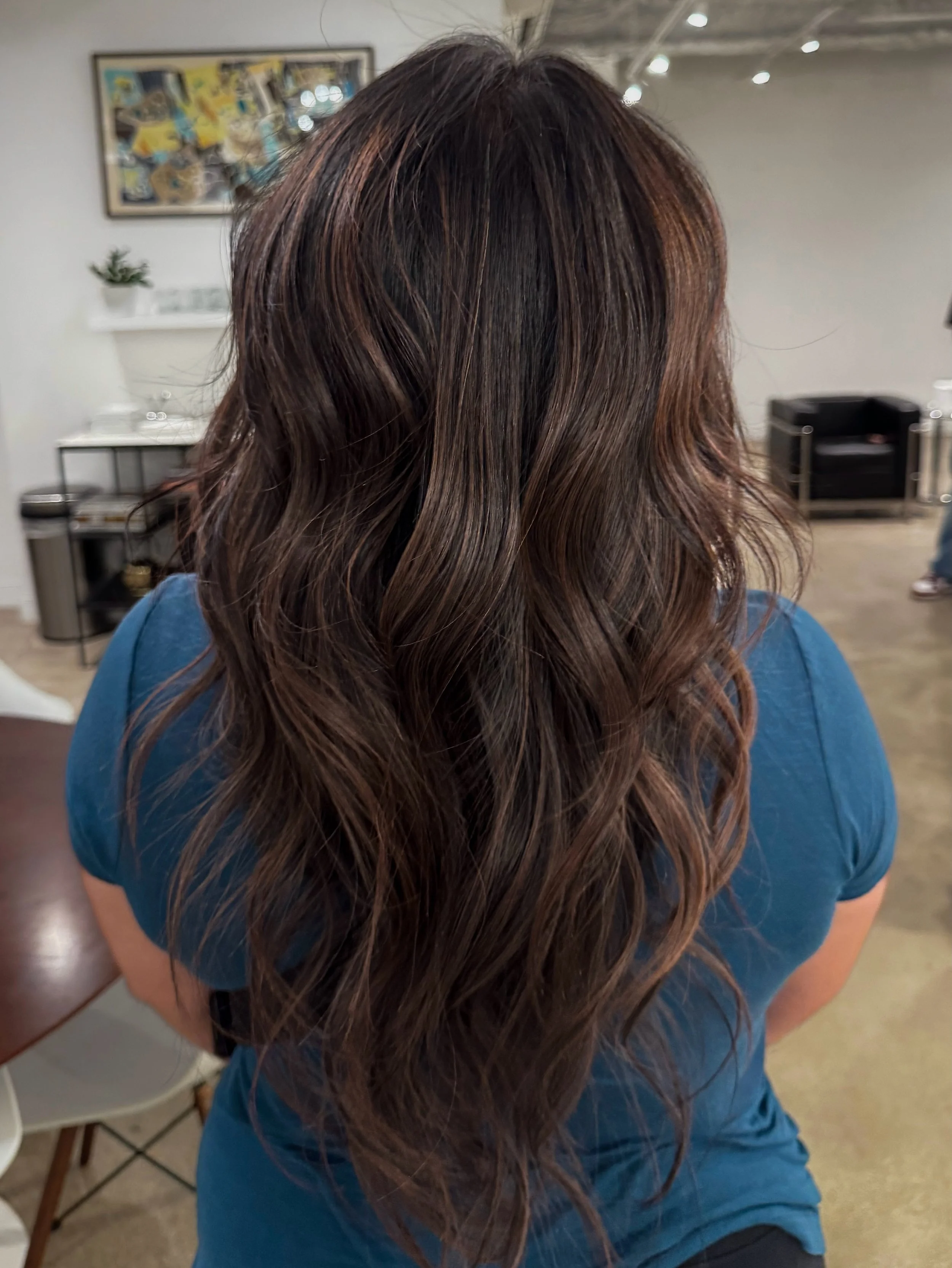 Brunettes are having a moment and bleach isn&rsquo;t invited.

No-bleach balayage is becoming one of 2026&rsquo;s hottest color trends for brunettes wanting soft dimension without going dramatically lighter.

Think subtle warmth, movement, and ribbon