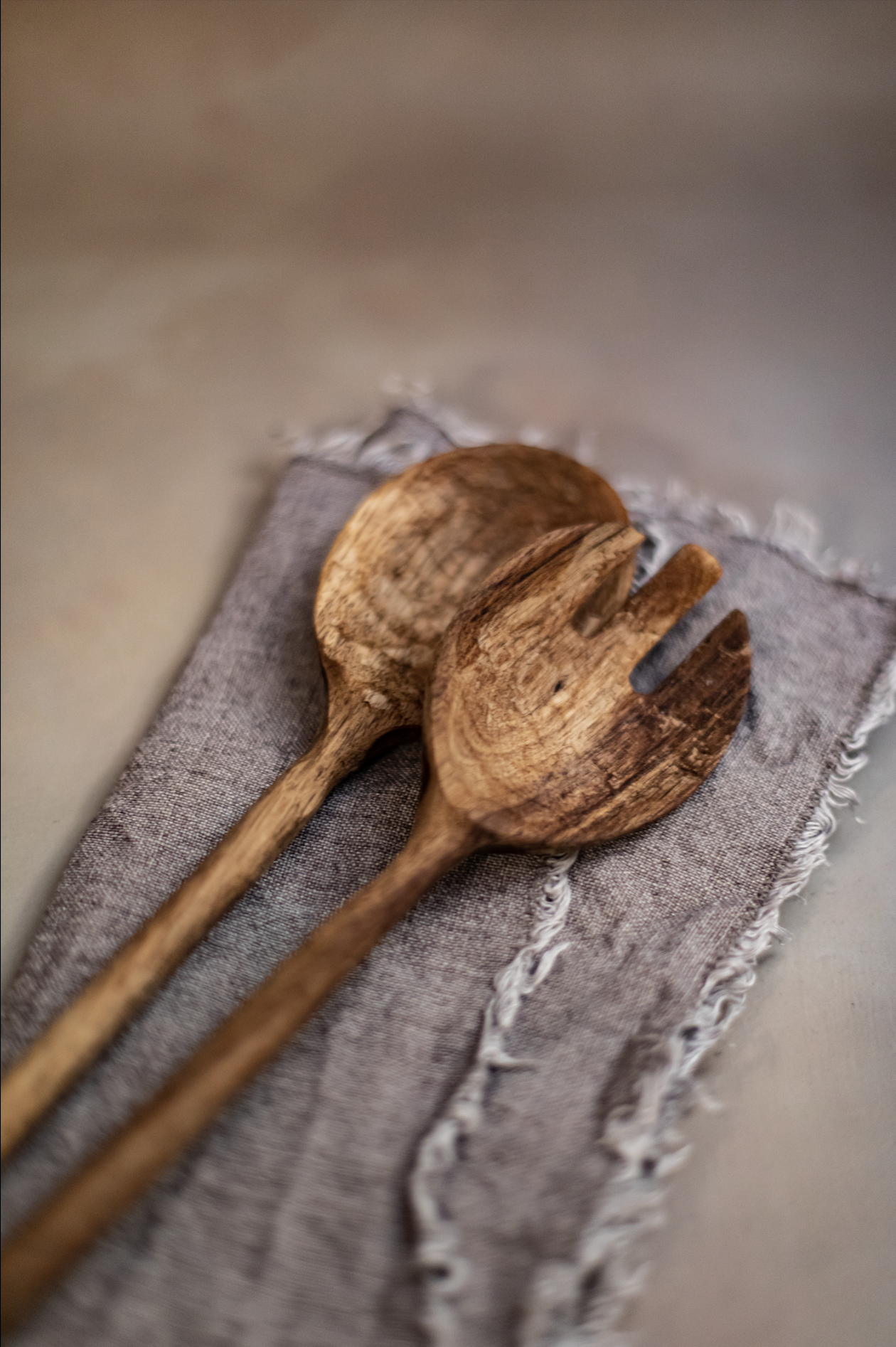 Carved salad utensil set, acacia. 2024.