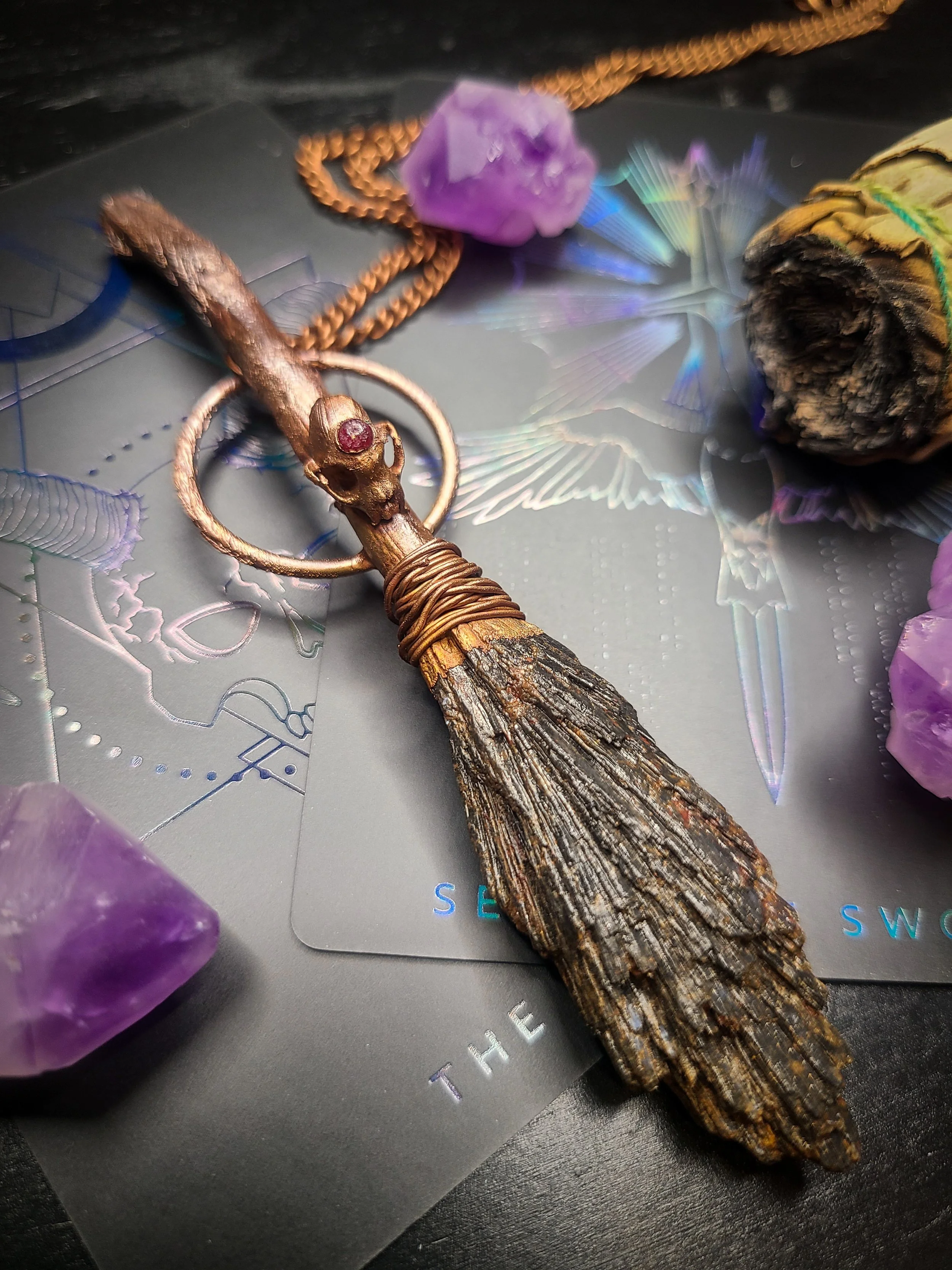 Familiar's Broomstick