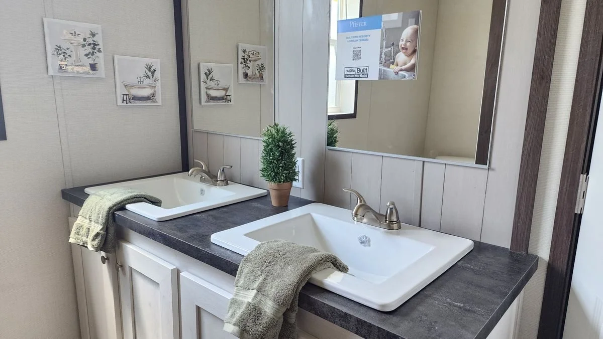 clayton-essence-mobile-home-master-bathroom-sinks-vista-grove-san-antonio.jpg