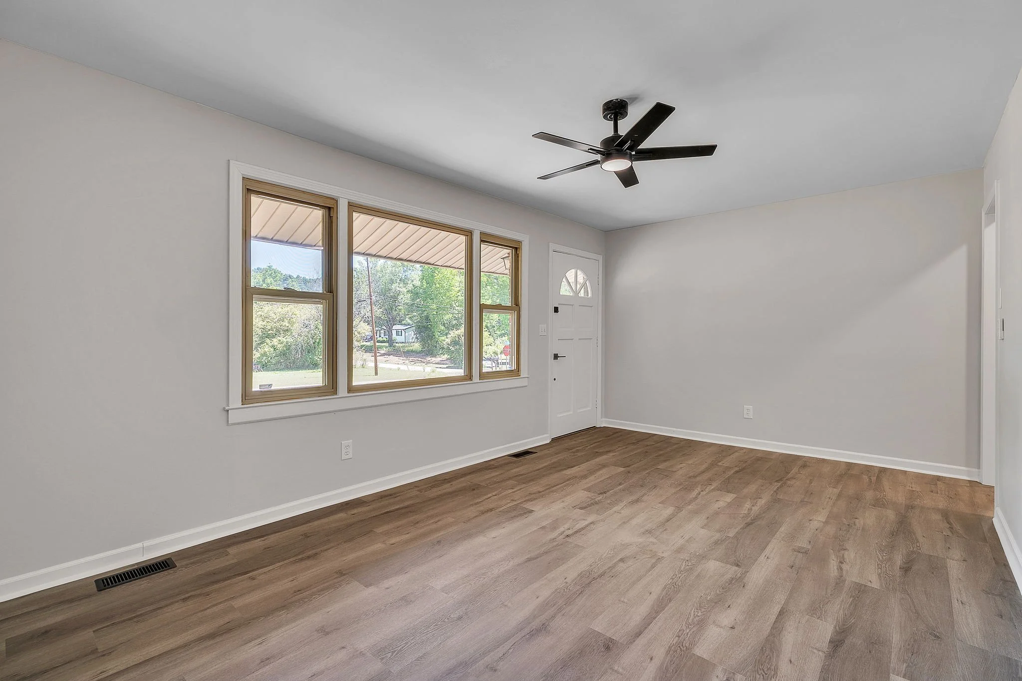 4-web-or-mls-7RV04403.jpg