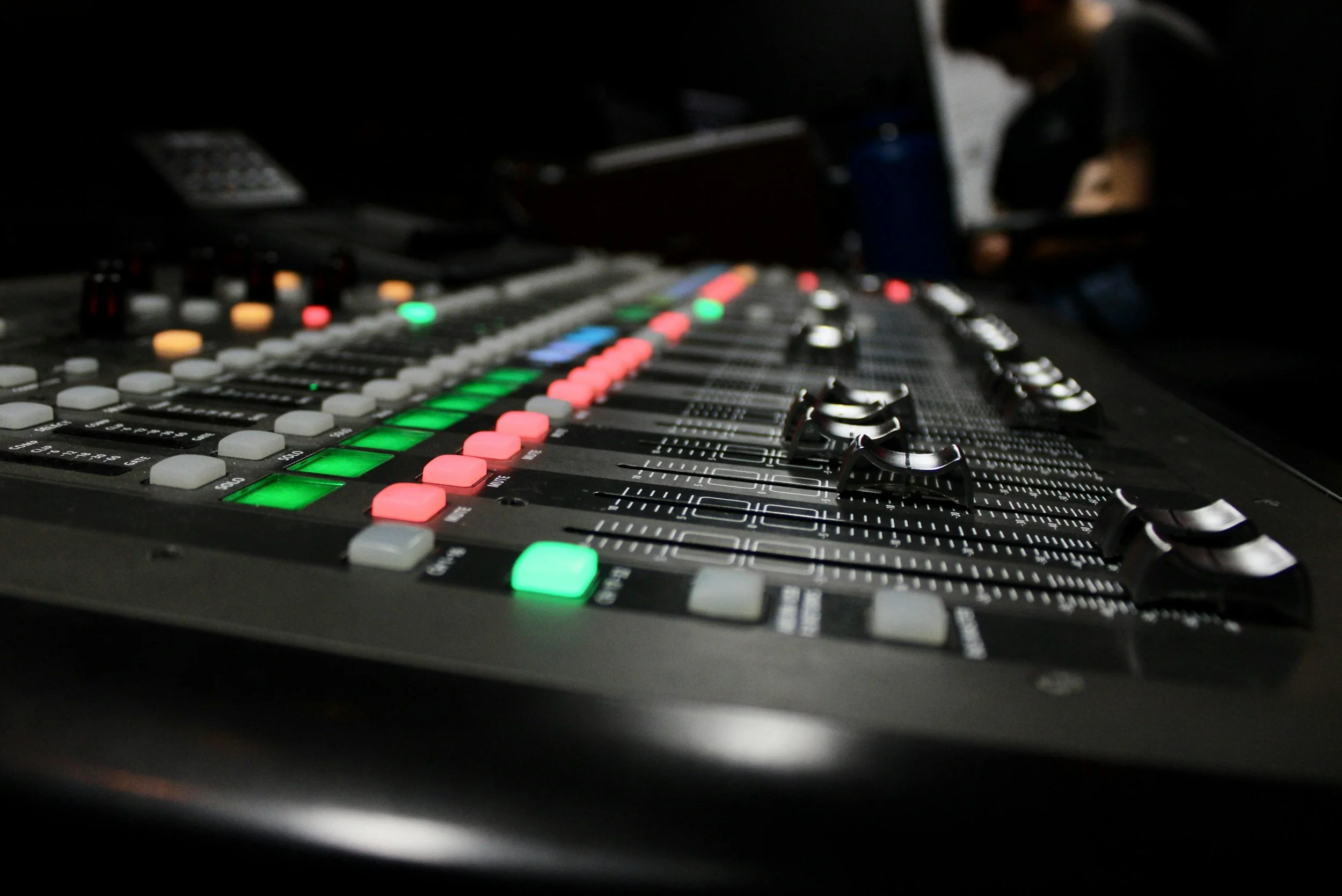 reparatii mixere digitale si analogice reparatii echipamente studio si scena