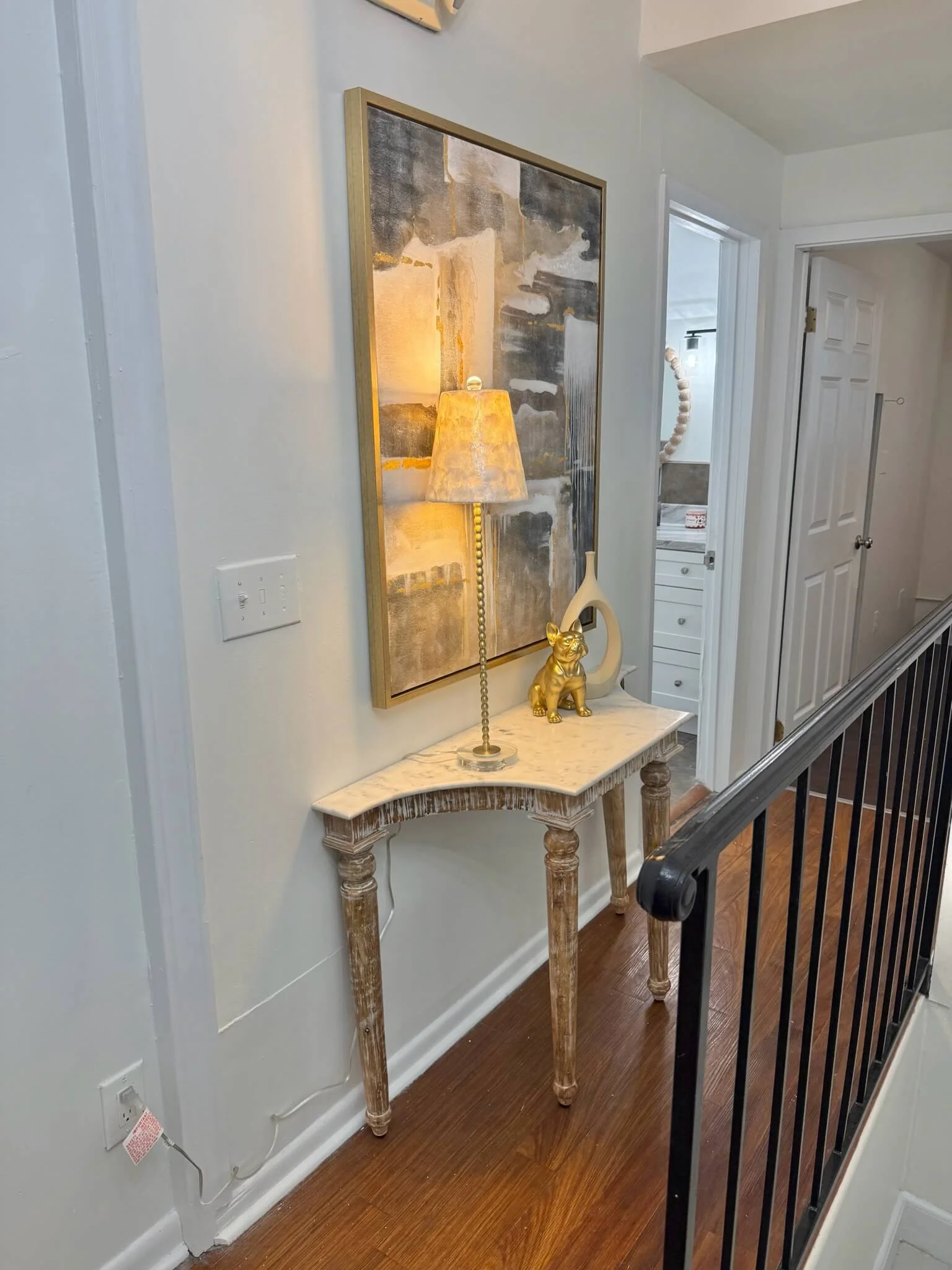 dooey-house-upstairshall.JPG