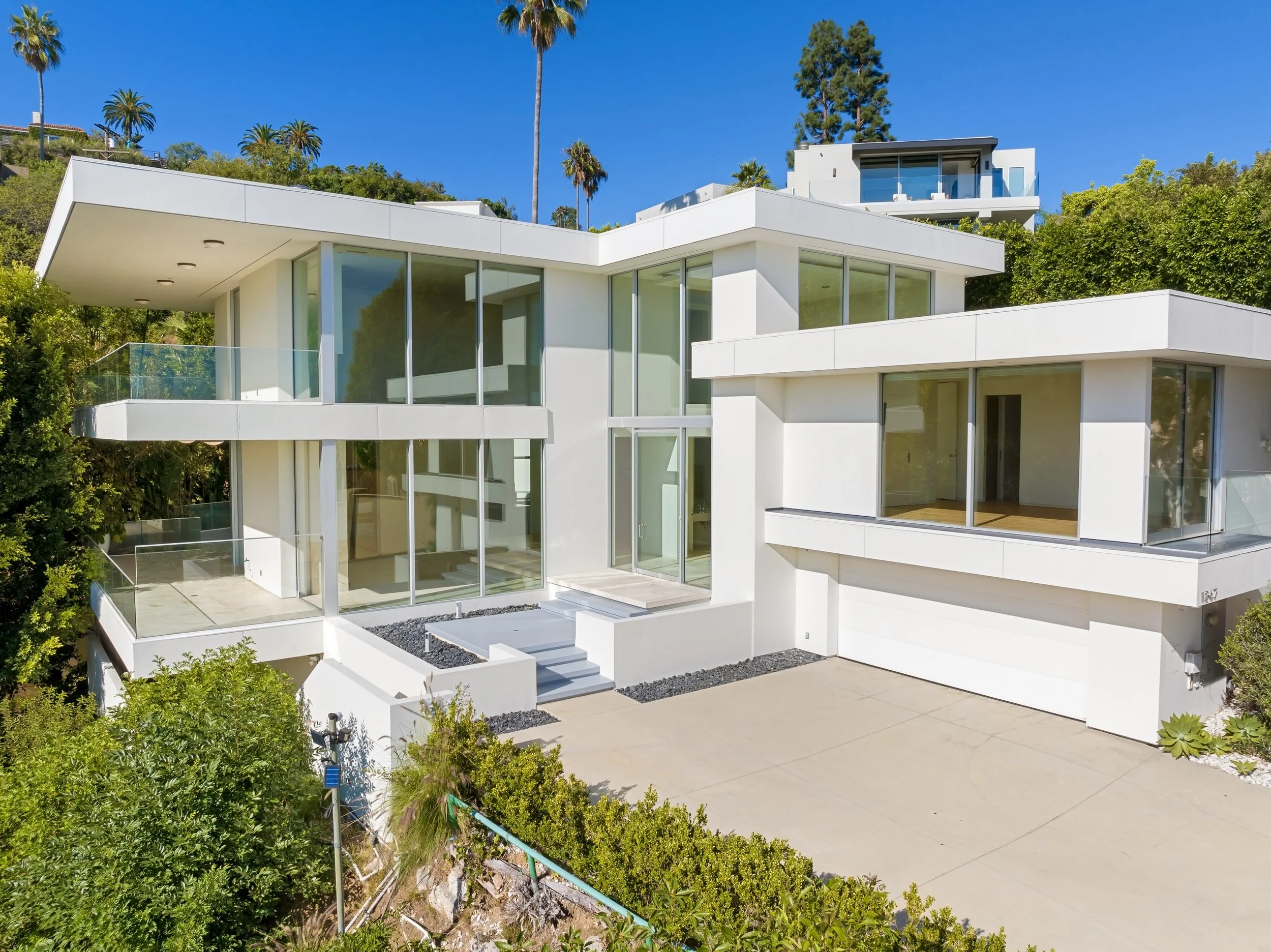 contemporary-hillside-home-with-glass-windows-2025-02-01-18-57-24-utc.jpg