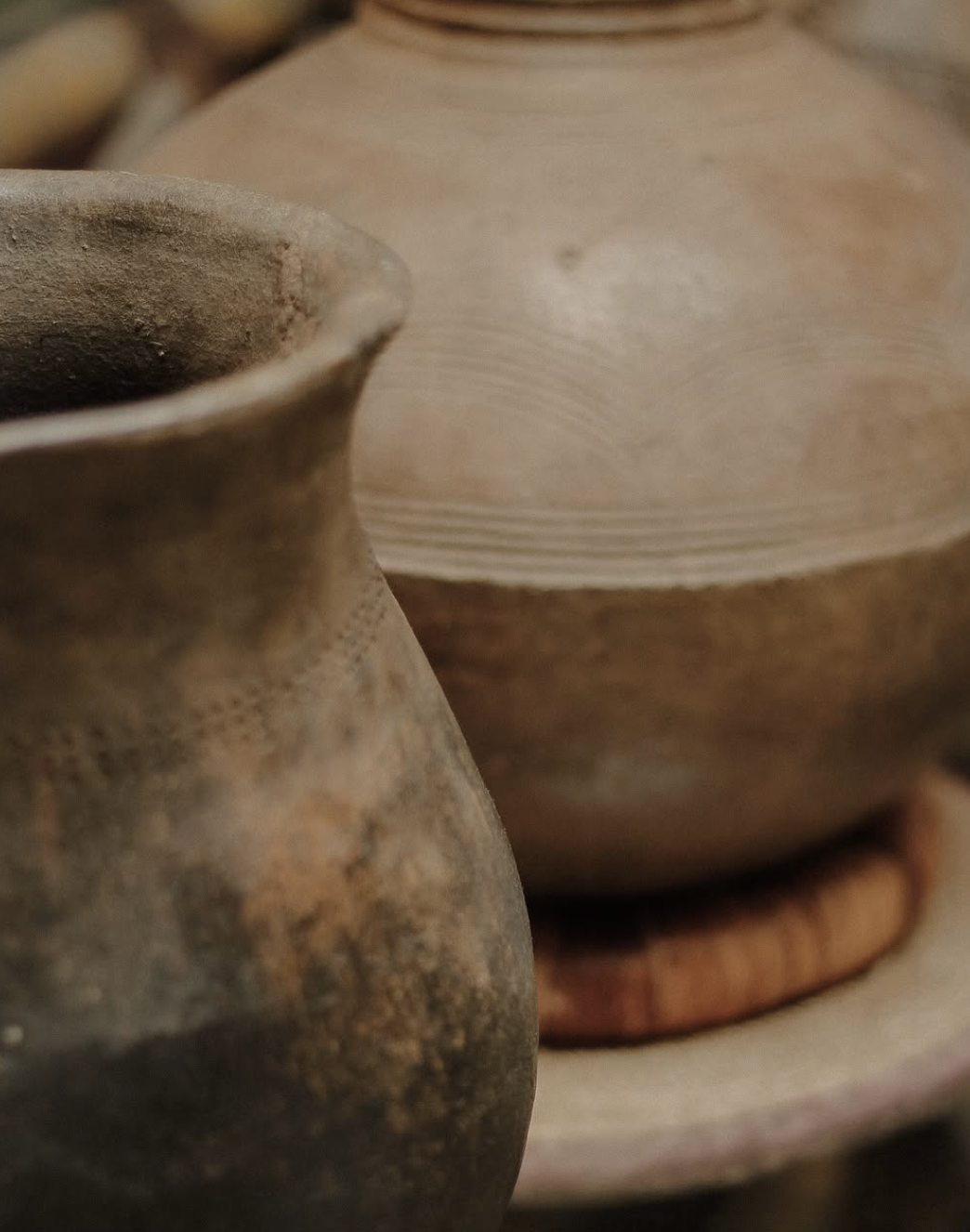 the-strangers-club-out-of-this-world-pots.png