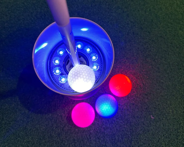 Glow in the dark golf balls