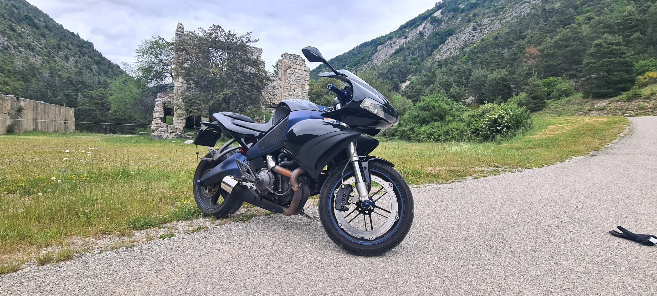 Buell 1125r near an old villa
