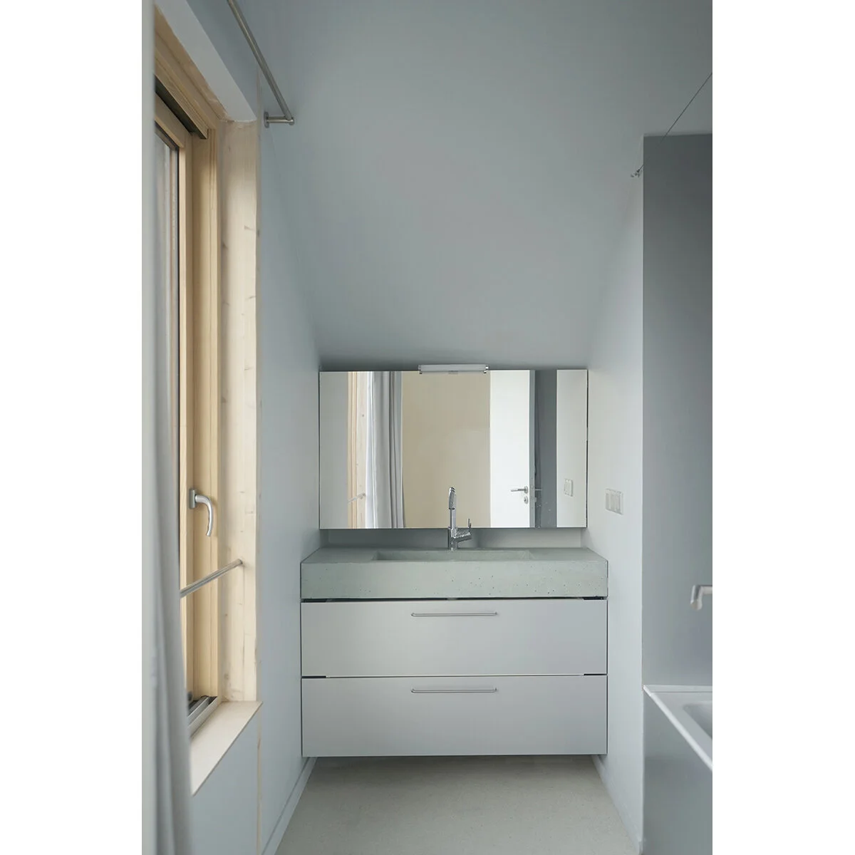 Suspended_House_OFFICE_MUTO_Pavlidis_Architect_80_small.JPG