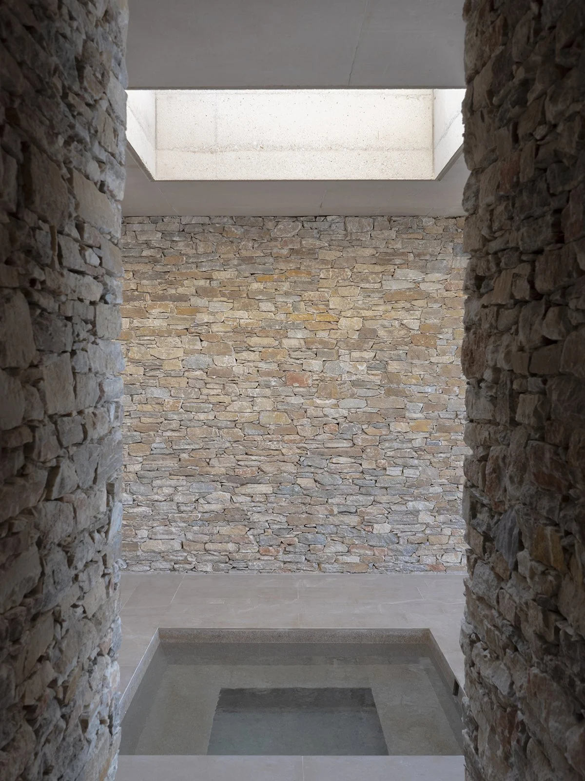 ALEXANDRE_PAVLIDIS_beneath_the_earth_Image2.jpg