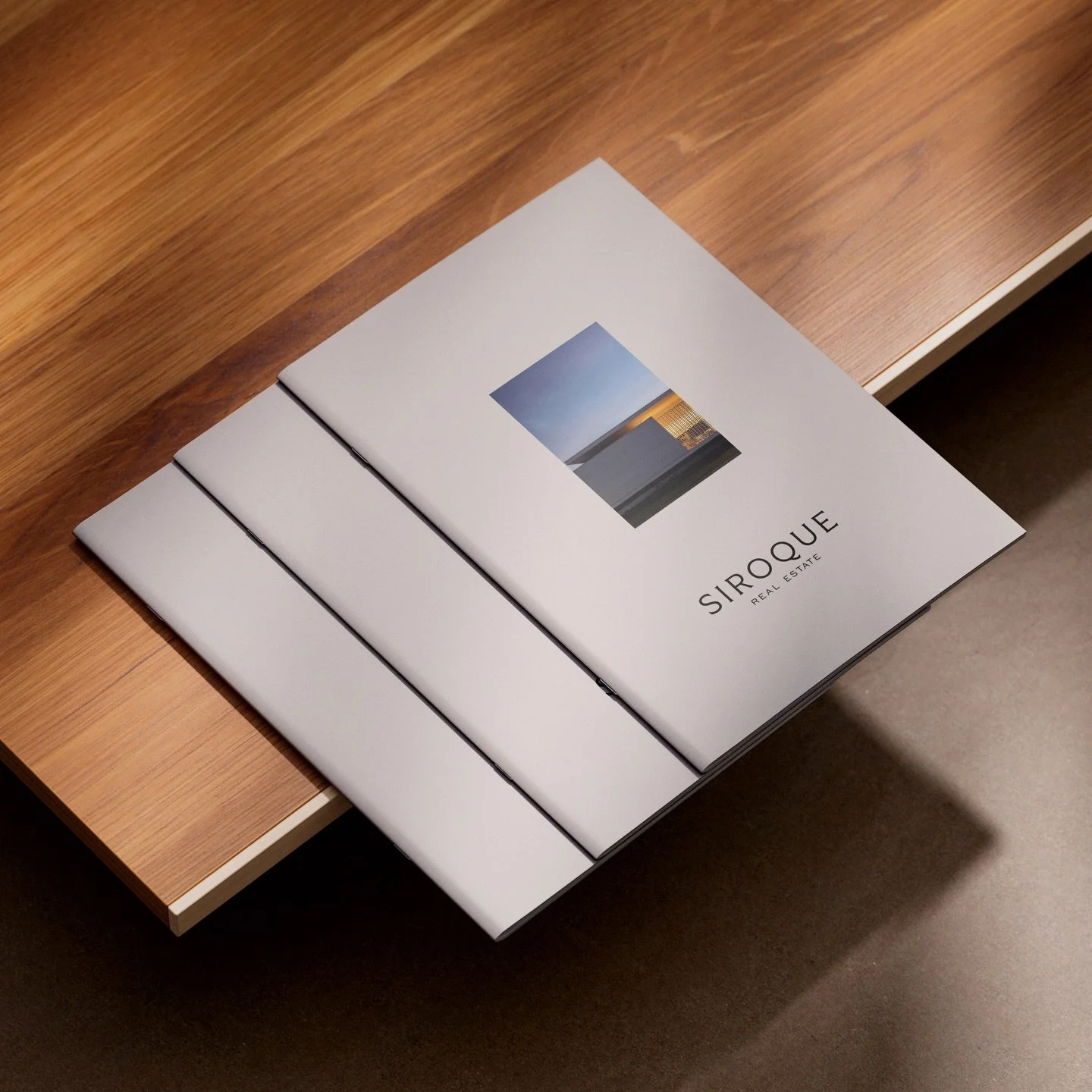 Nuevo proyecto de Branding para firma inmobiliaria.
El lujo no necesita exceso, solo criterio, proporci&oacute;n y silencio visual.
.
.
.
#Branding
#RealEstateBranding
#VisualIdentity
#LuxuryBrand
#artdirection