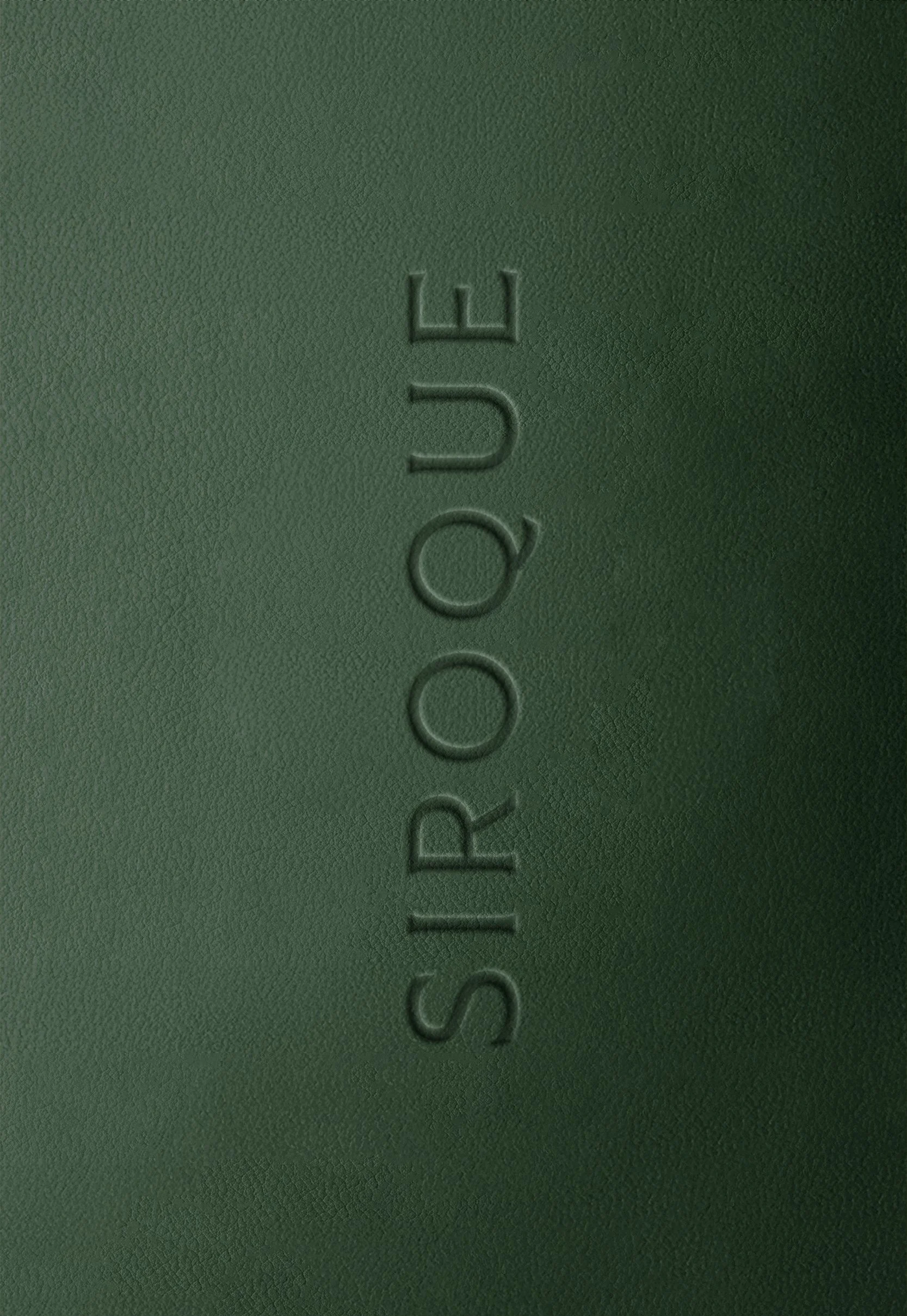 Siroque
Identidad de marca y sistema visual aplicado a un proyecto inmobiliario.
Más proyectos en la web.
.
.
.
#Branding #IdentidadVisual #RealEstateBranding #DiseñoDeMarca #DirecciónCreativa