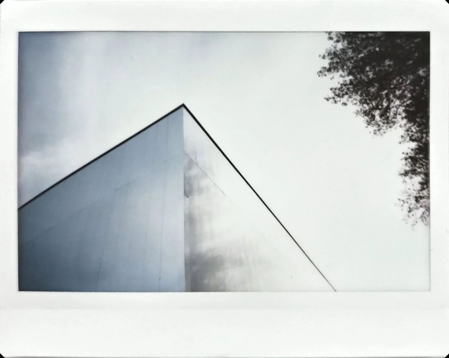 #lomoinstantwide #instaxwide #instantphotography #travelphotography📷 #villededole