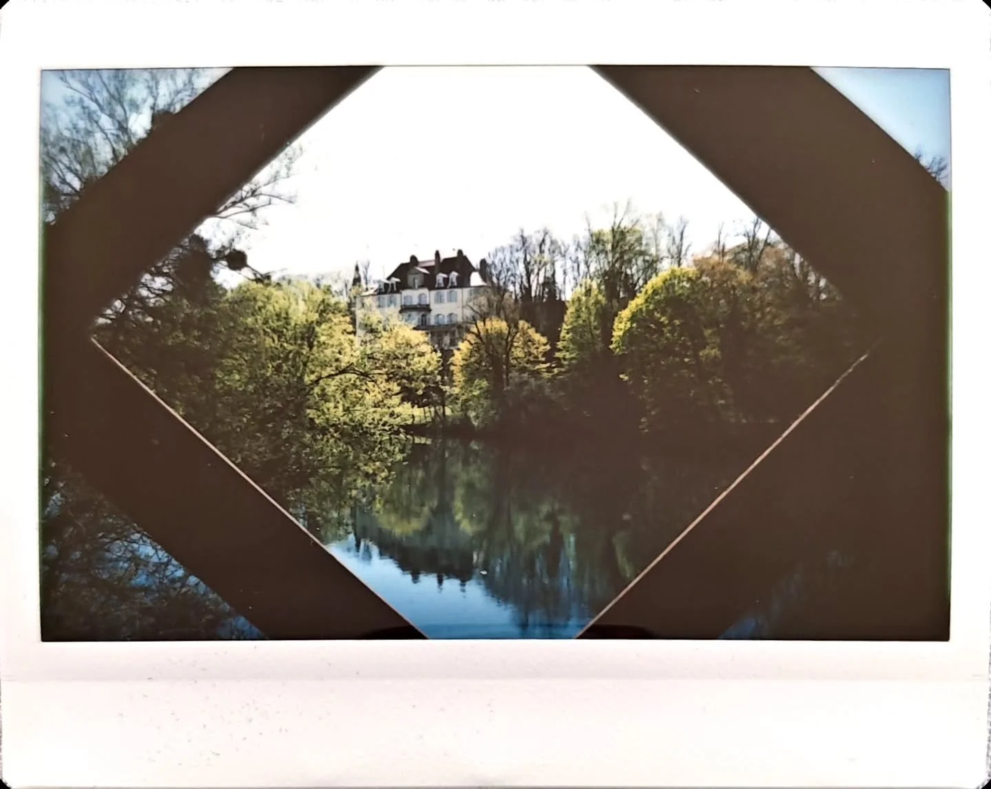 #lomoinstantwideglass #instantphotography #inxtaxwide #villededole #travelphotography📷