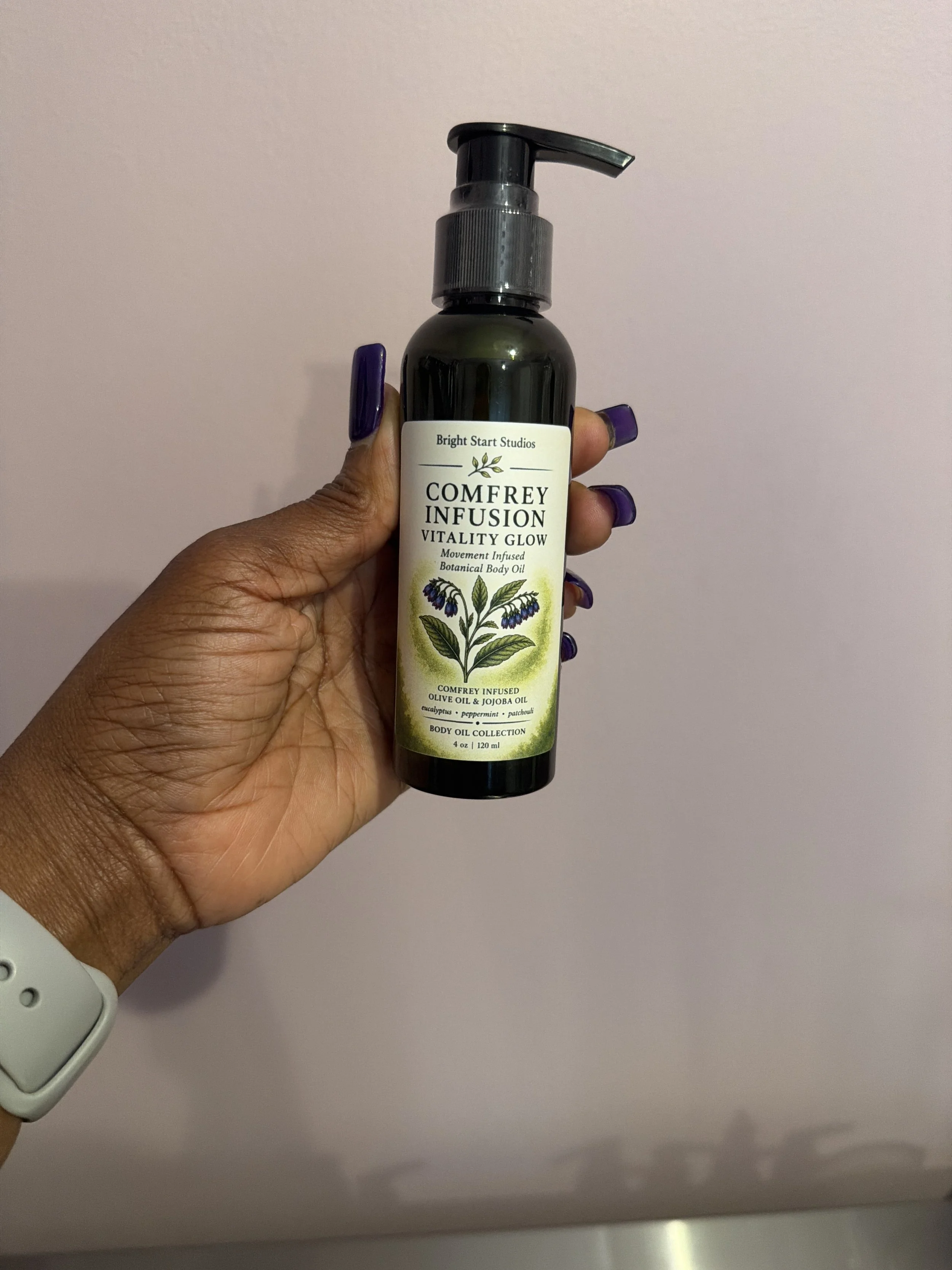 How to Use Comfrey Body Oil After a Shower for Softer Skin