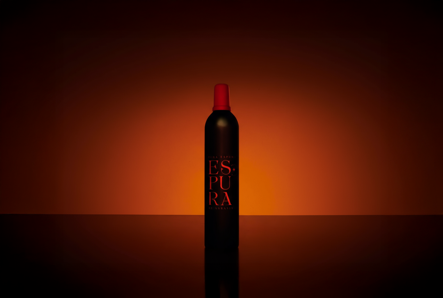 Naranja con un toque de Vainilla. 
Envolvente y aterciopelada.