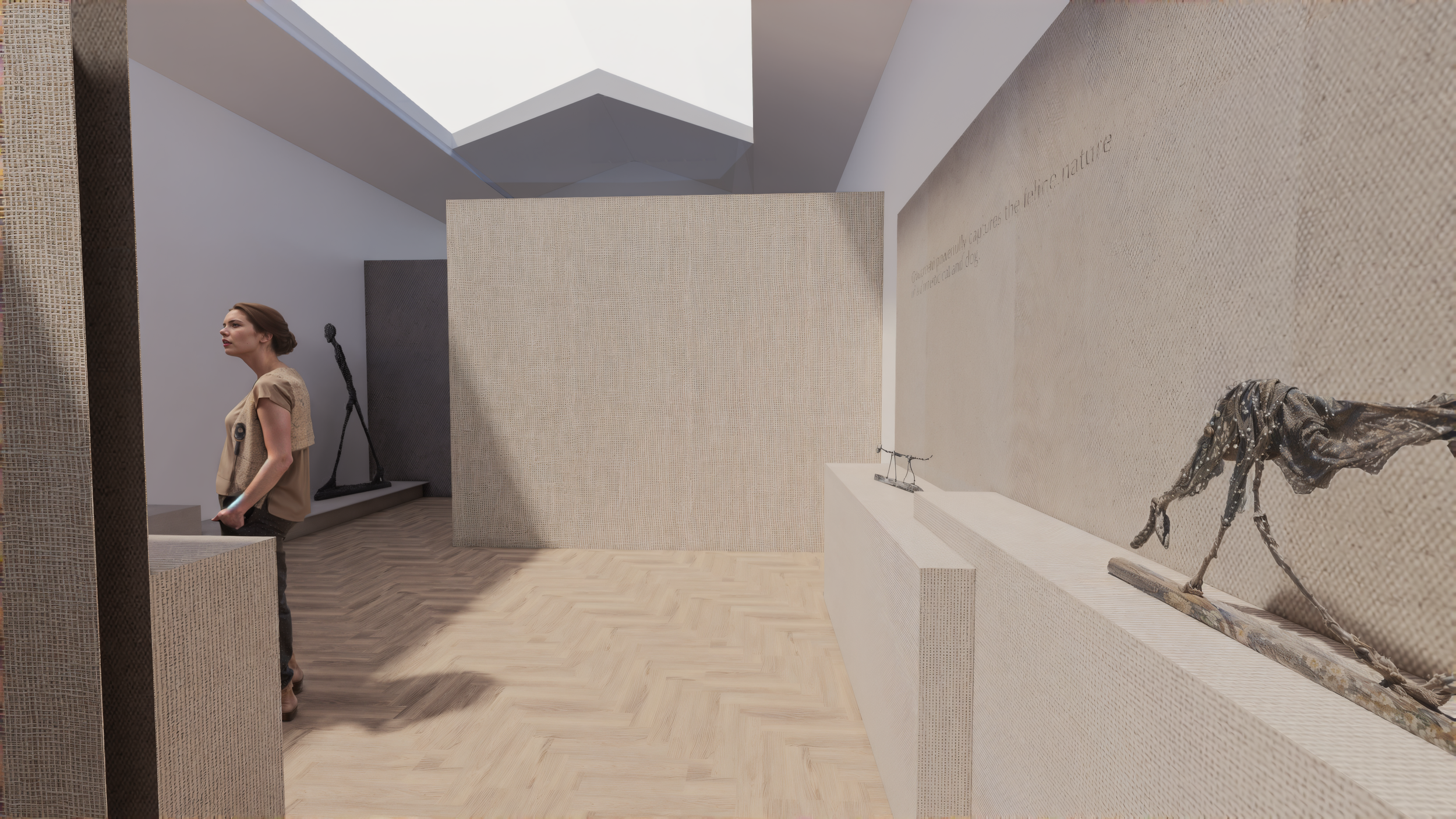 Een vrouw bekijkt sculpturen in een museum. De sculpturen zijn van verschillende dieren en menselijke figuren.