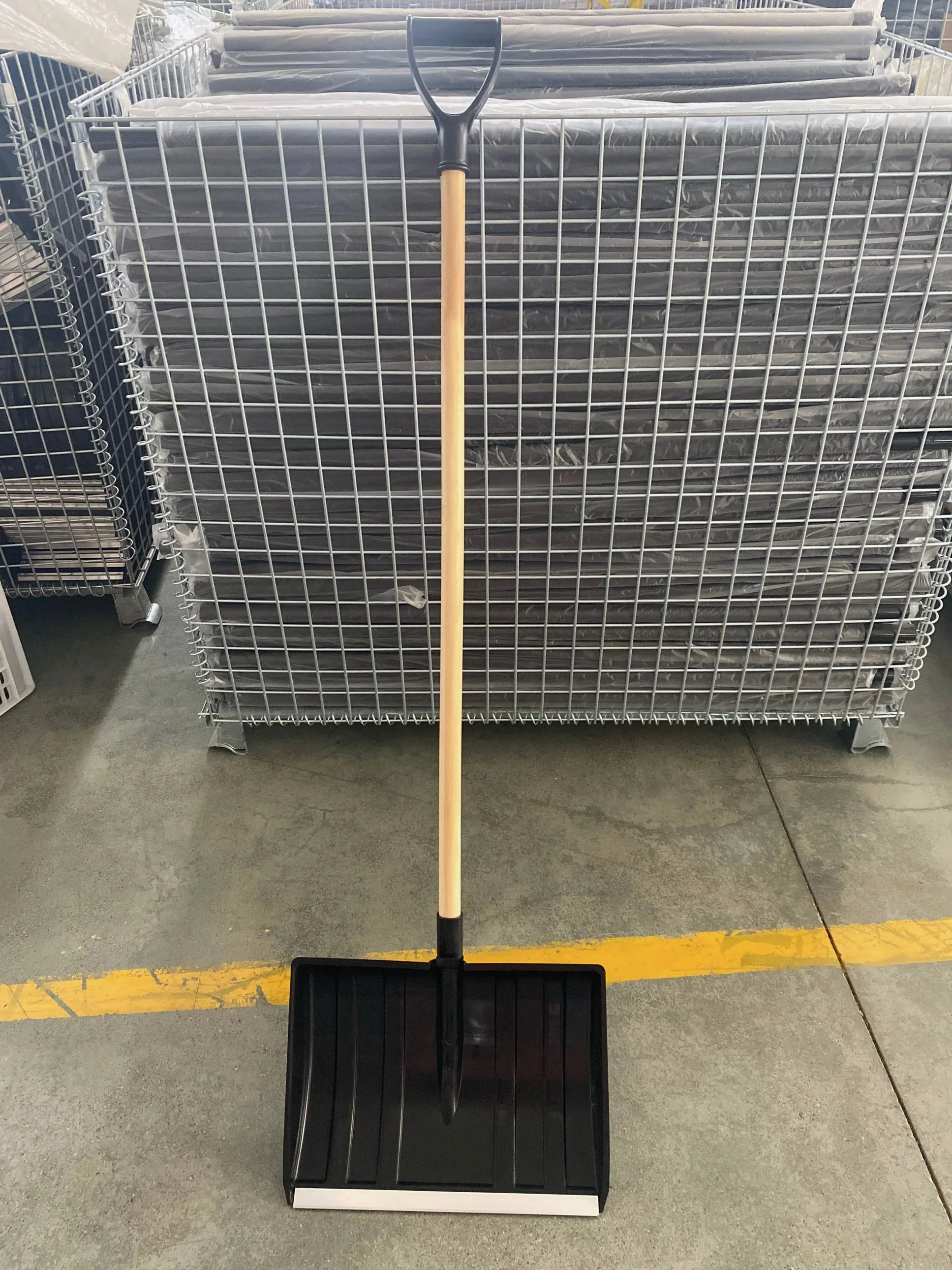 Heavy-Duty Snow Shovel with Ergonomic Wooden Handle
