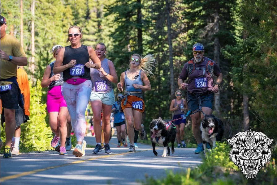 Milis and Bann with their owner doing the Slacker marathon. 