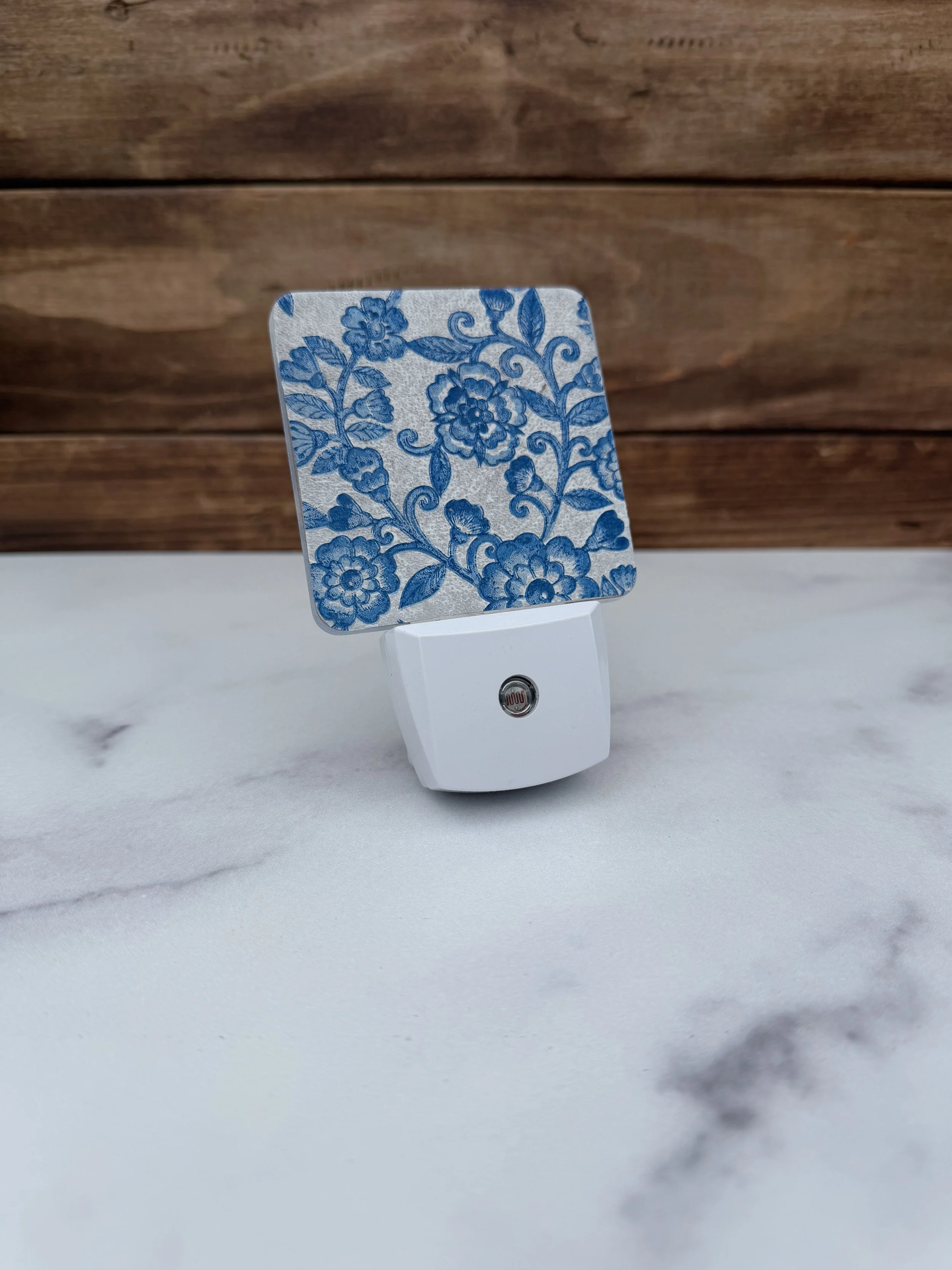 Coastal Cottage Night Light - Large