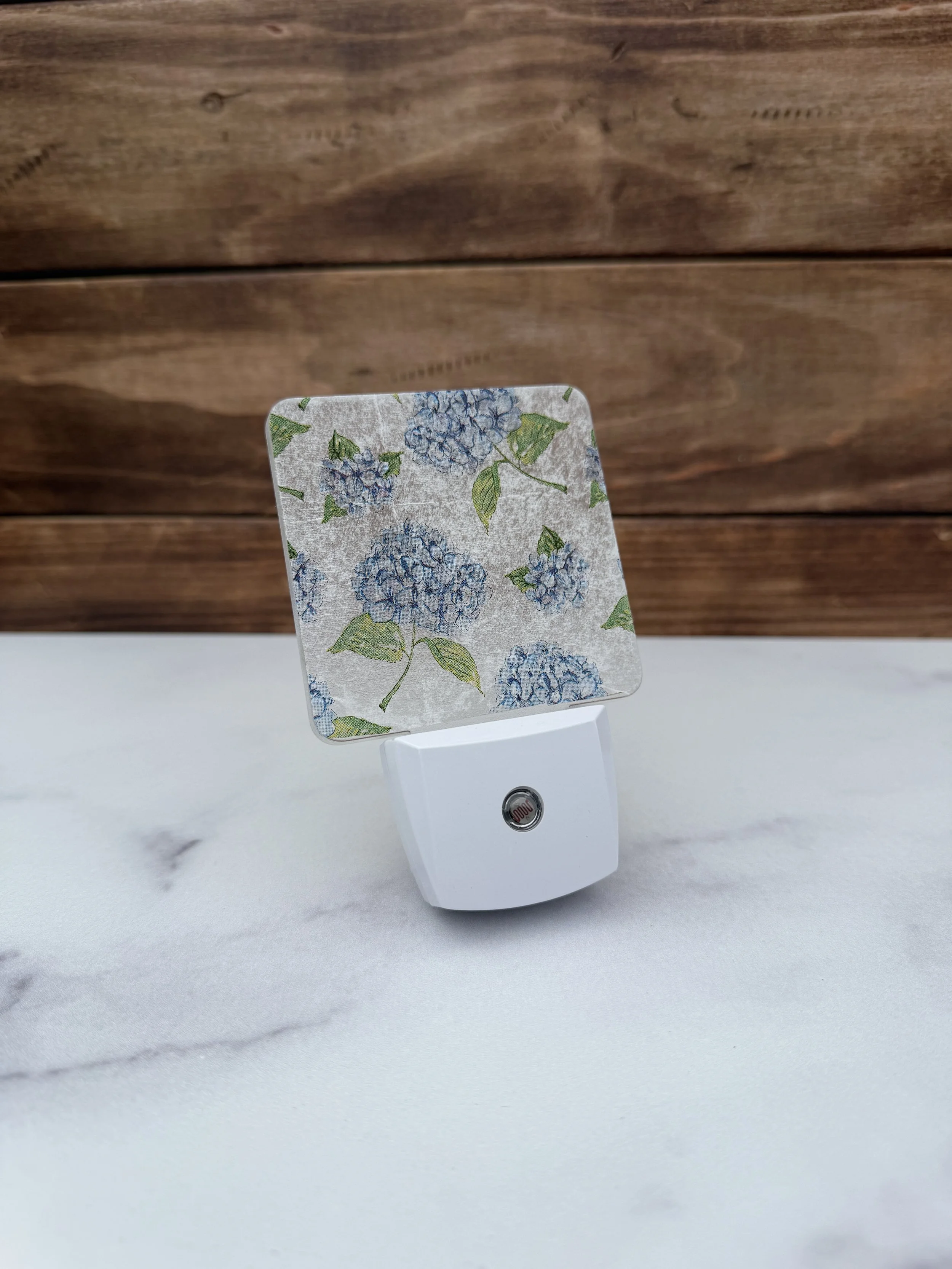 Coastal Cottage Night Light - Large