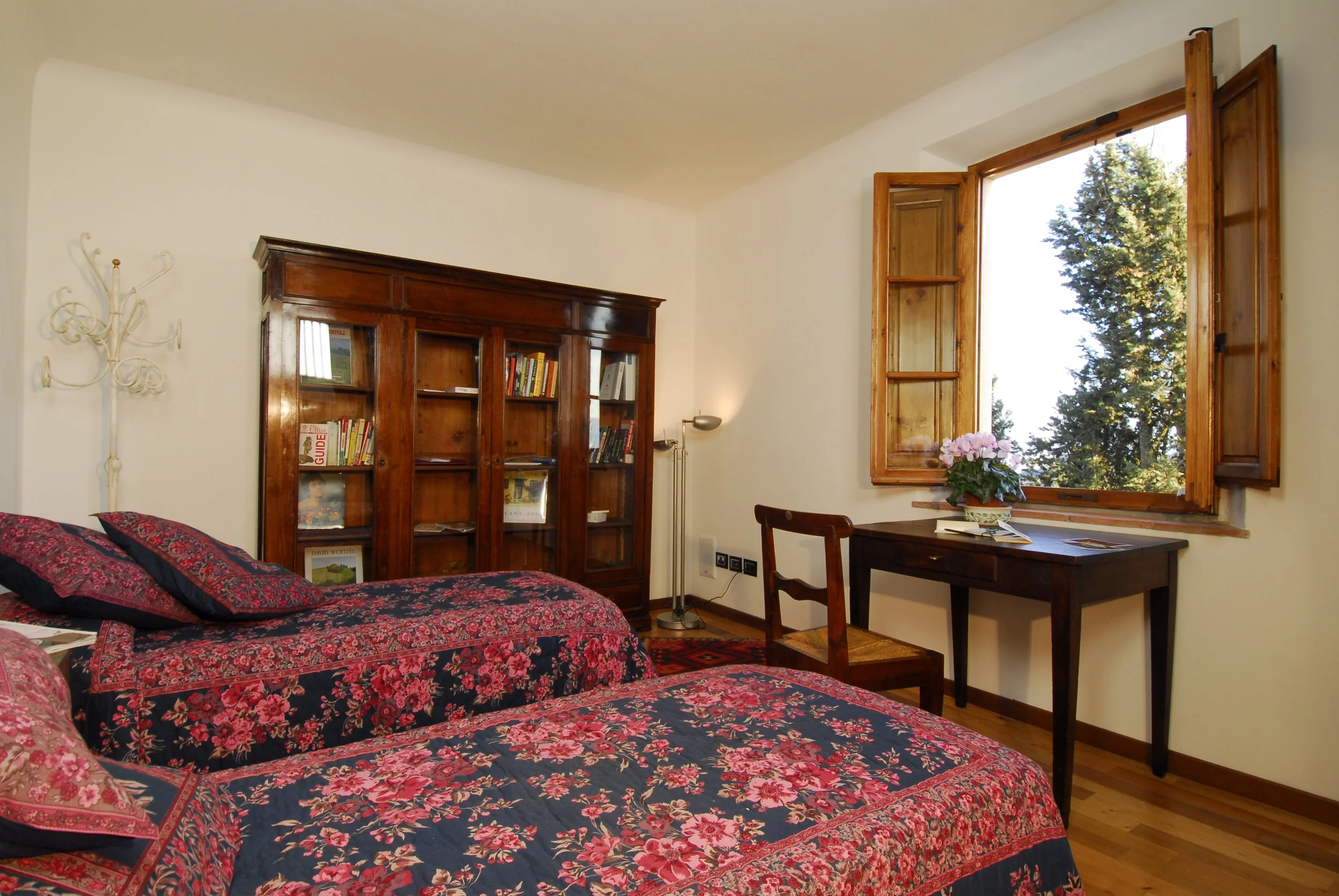 Beds Libreria Open Window.jpg