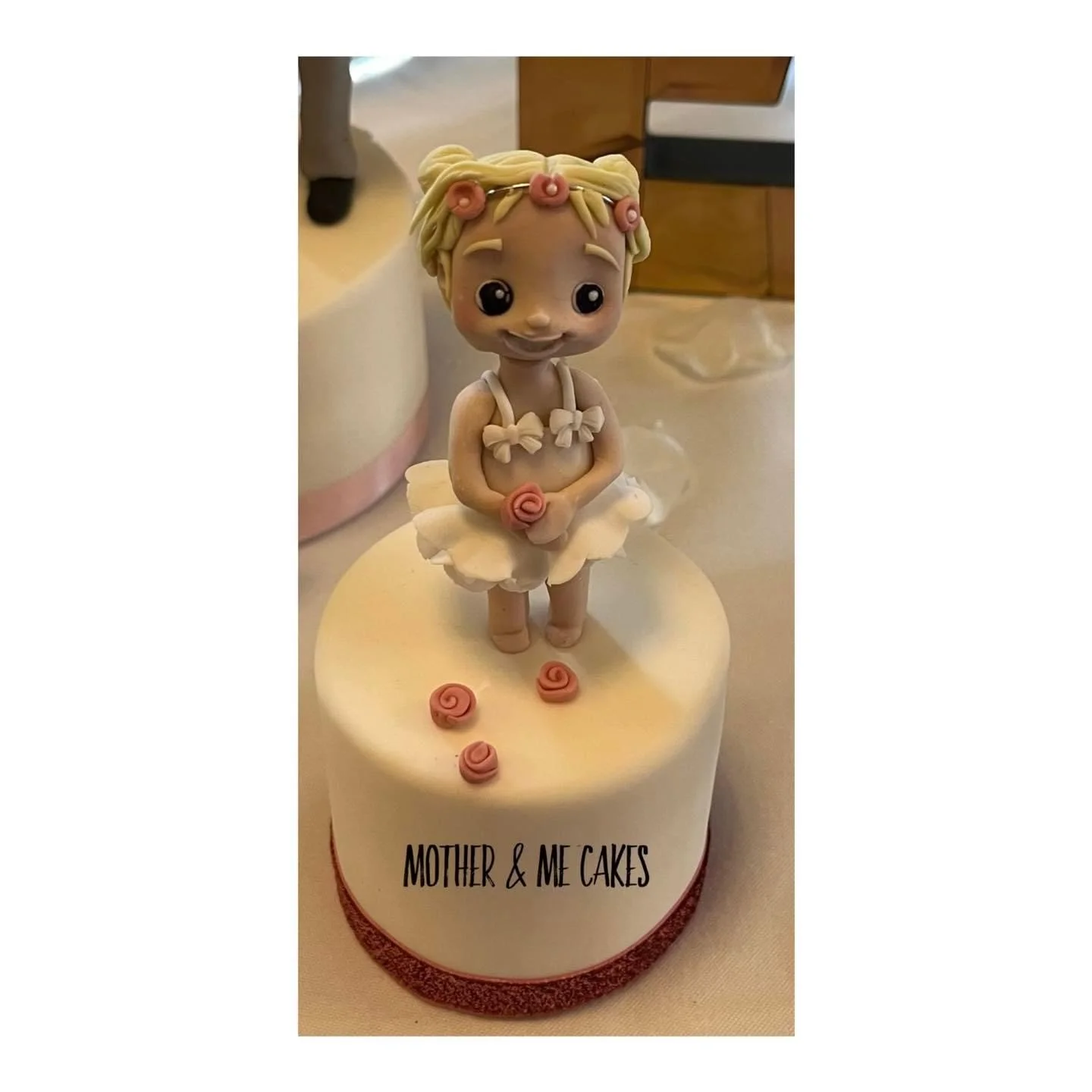 wedding-cake-topper-child-hemel-cake-maker.jpg