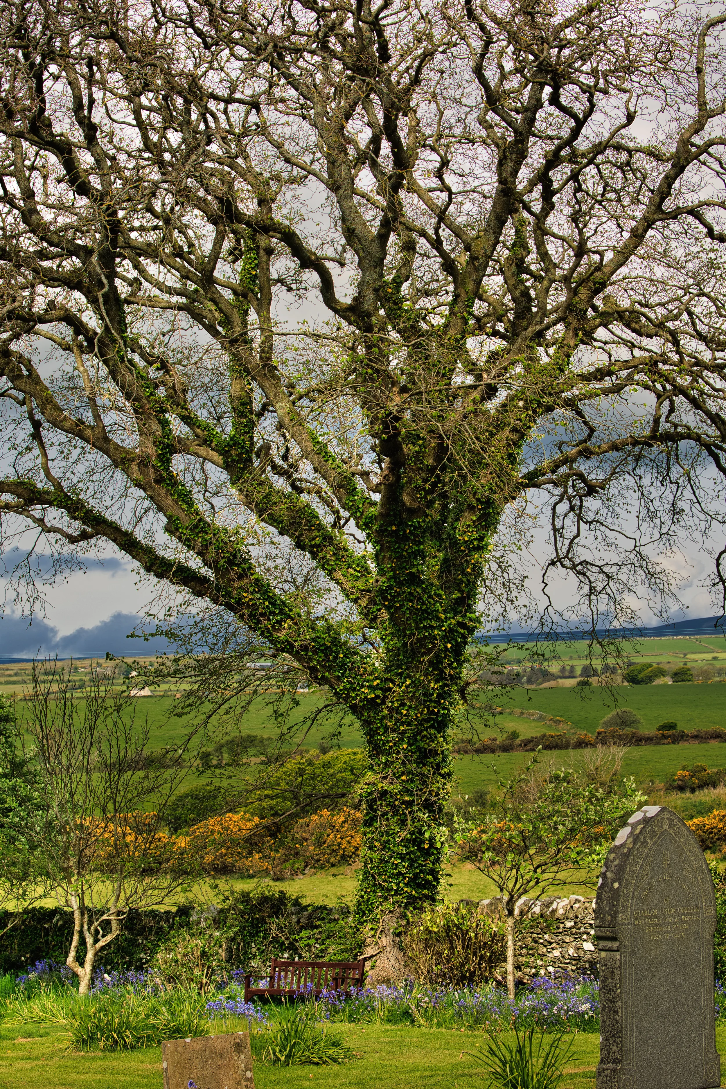 Lonan Churchyard