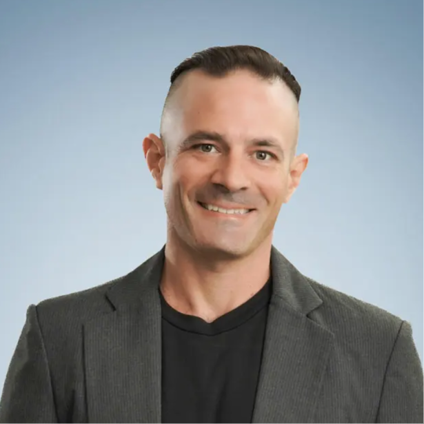 Eddie Signaigo