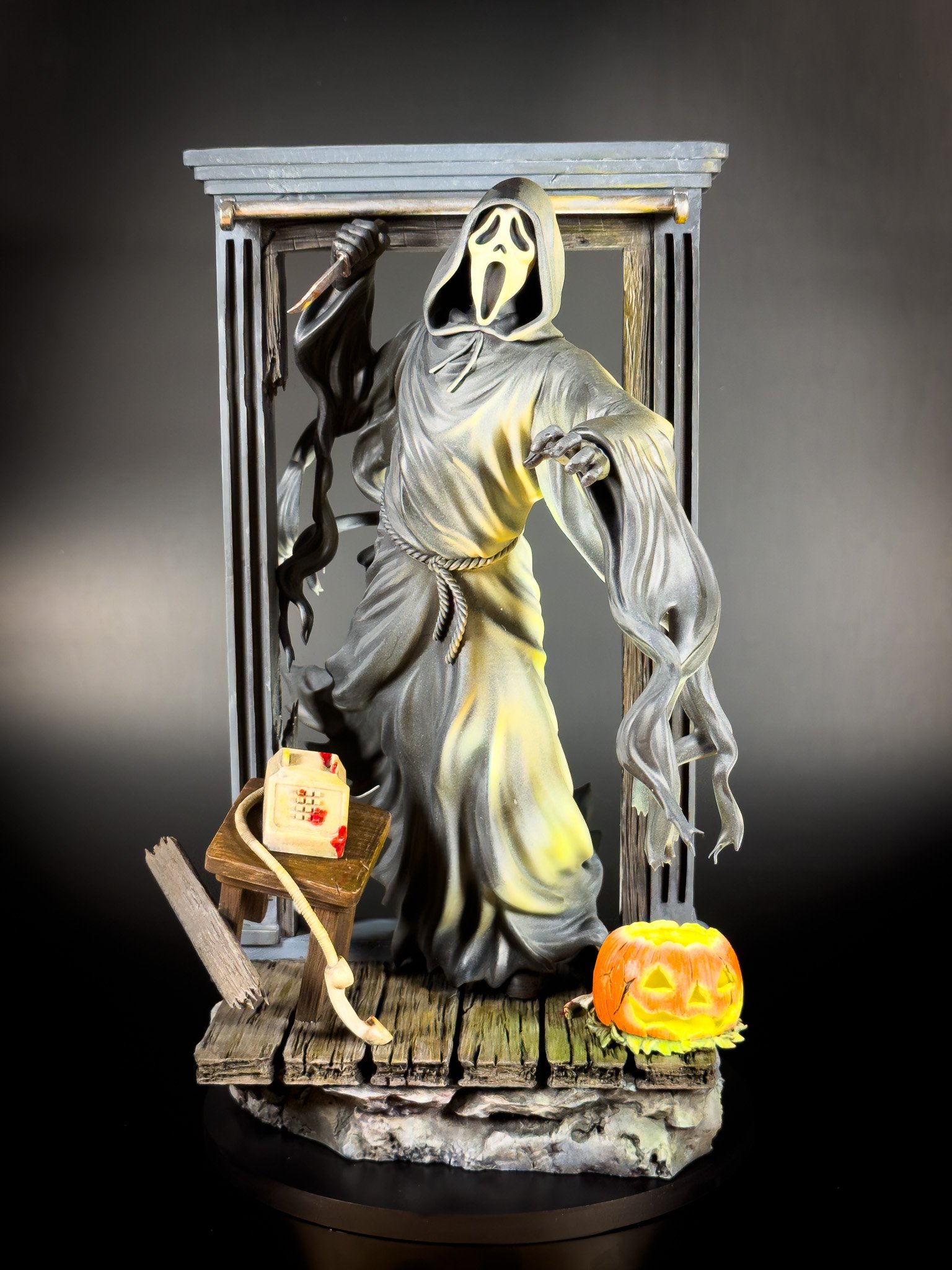 Ghostface “What’s Your Favorite Scary Movie?” Statue — Made To Order