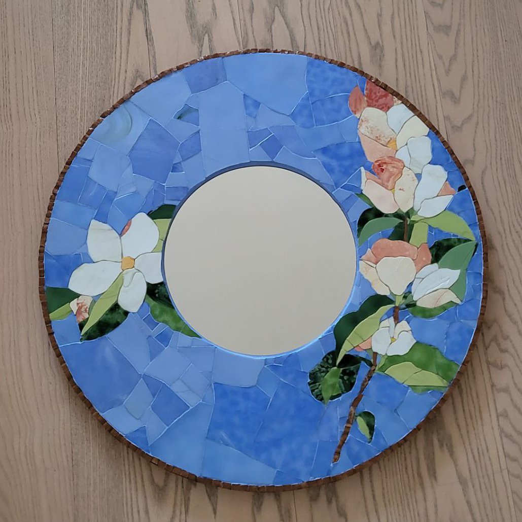 Зеркало с цветком яблони