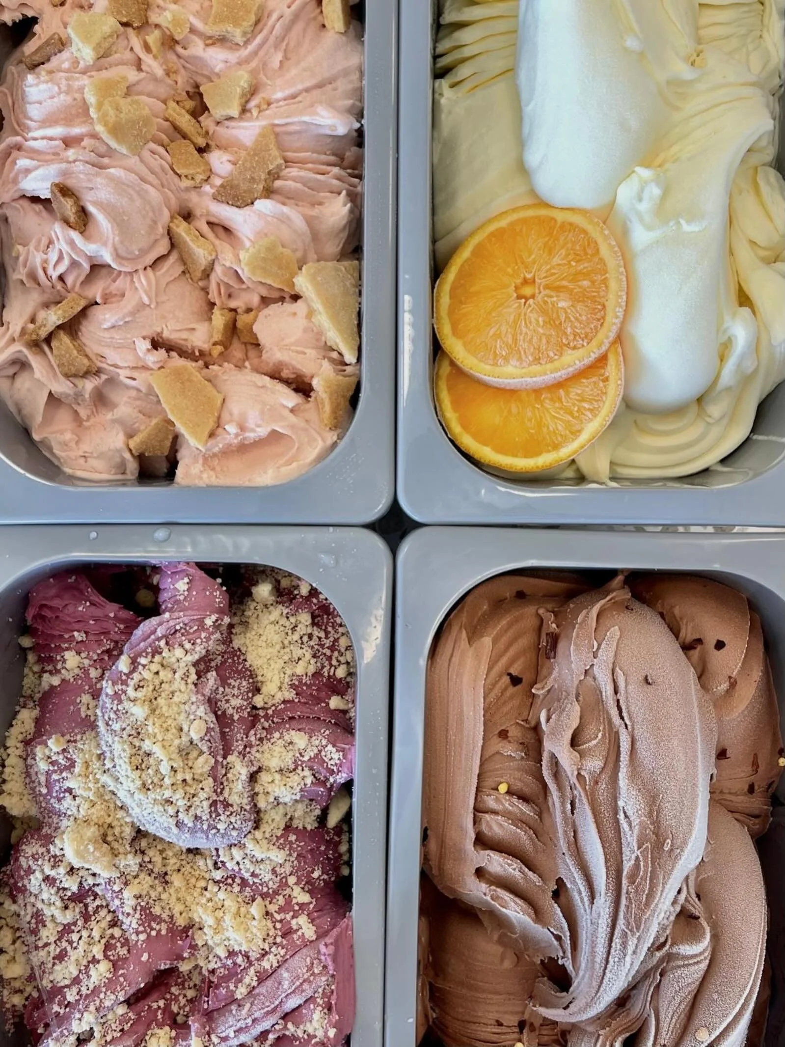 Pretty as a picture 💛

🍦 Rhubarb Apple Pie 
🍦 Orange &amp; Mascarpone
🍦 Blackberry &amp; Coconut Cheesecake 🌱
🍦 Mexican Hot Chocolate 

Scooping up in Ponsonby &amp; Hamilton.