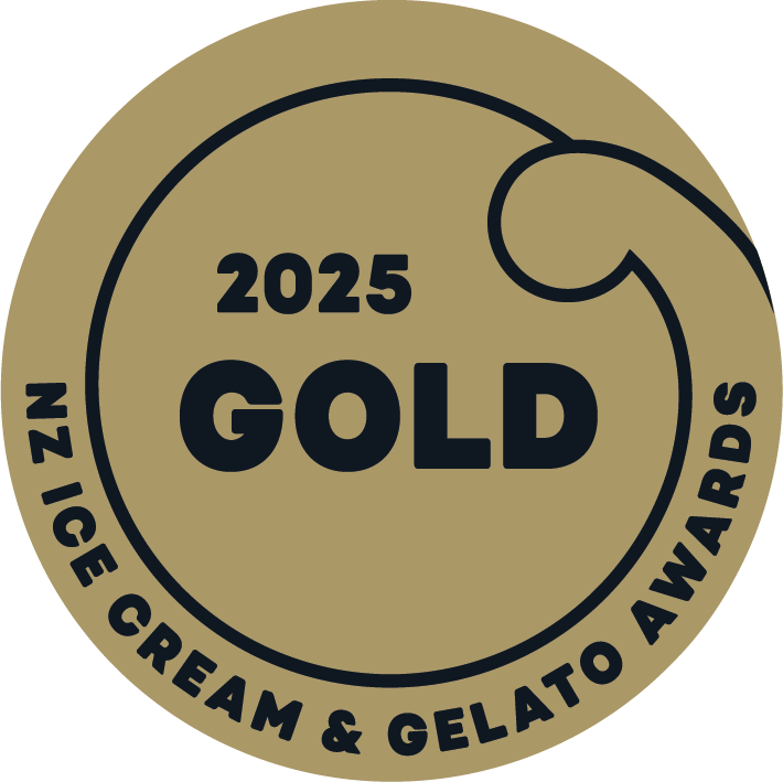 Gold award badge for the 2025 Niche Cream & Gelato Awards with a circular design and a stylized scoop of gelato on top.