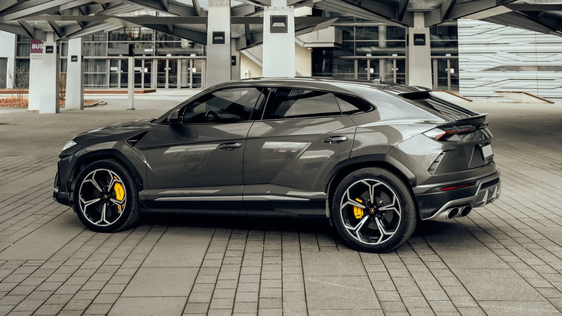 lamborghini-urus-mieten-2.jpg