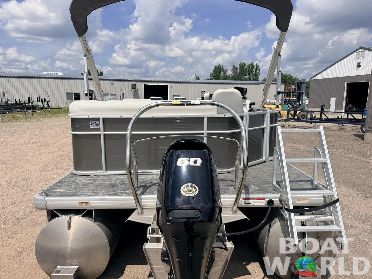 large-watermarked-used-2023-sweetwater-2086-cruise-and-60-hp-suzuki-4-stroke-25-995 (17).jpg