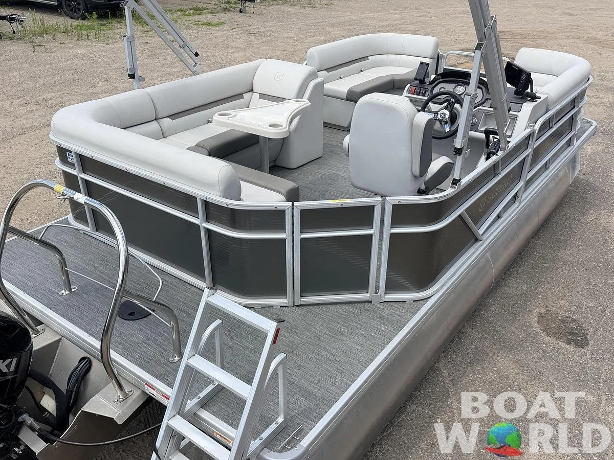 large-watermarked-used-2023-sweetwater-2086-cruise-and-60-hp-suzuki-4-stroke-25-995 (6).jpg