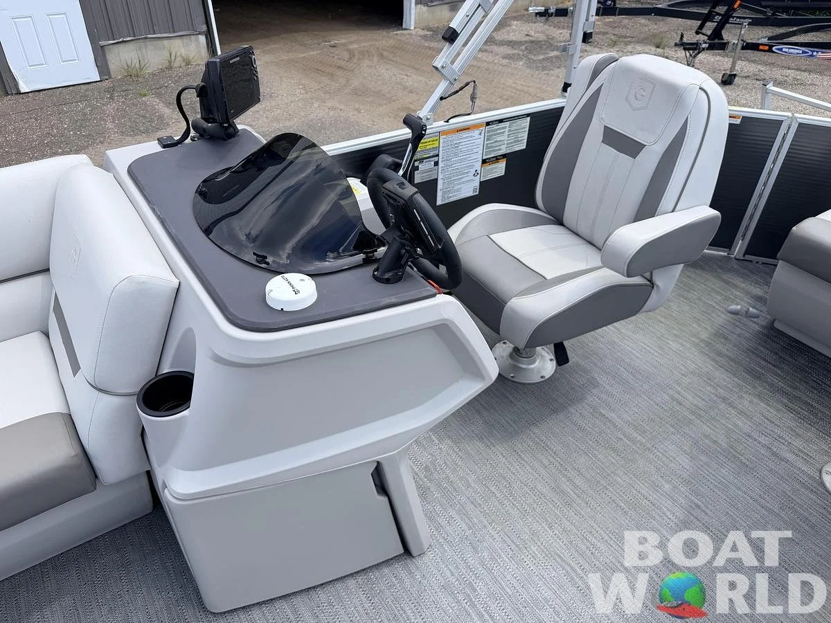 large-watermarked-used-2023-sweetwater-2086-cruise-and-60-hp-suzuki-4-stroke-25-995 (13).jpg