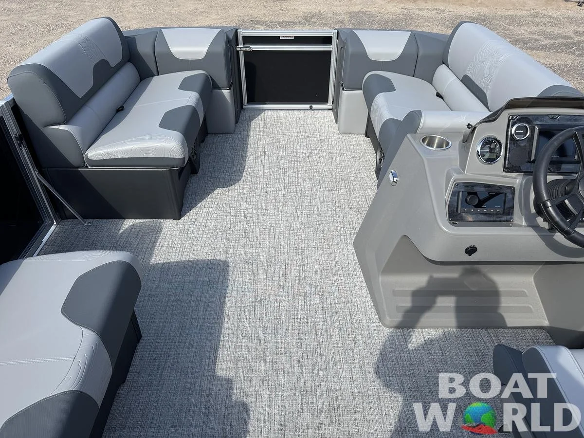 large-watermarked-2025-tahoe-pontoons-ge-ofish-2385-rear-fish-and-honda-4-stroke-efi (4).jpg