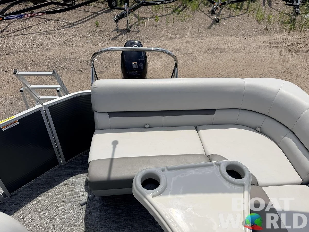 large-watermarked-used-2023-sweetwater-2086-cruise-and-60-hp-suzuki-4-stroke-25-995 (8).jpg