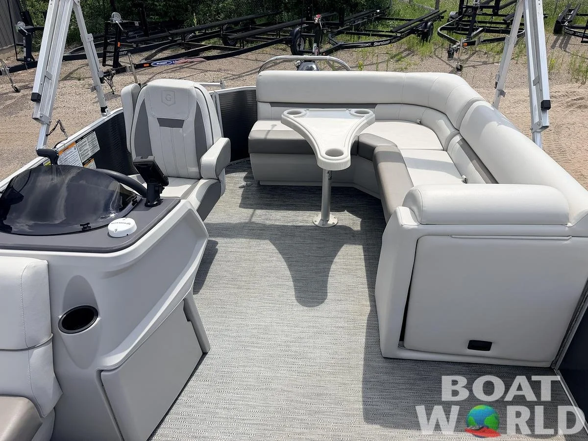 large-watermarked-used-2023-sweetwater-2086-cruise-and-60-hp-suzuki-4-stroke-25-995 (4).jpg
