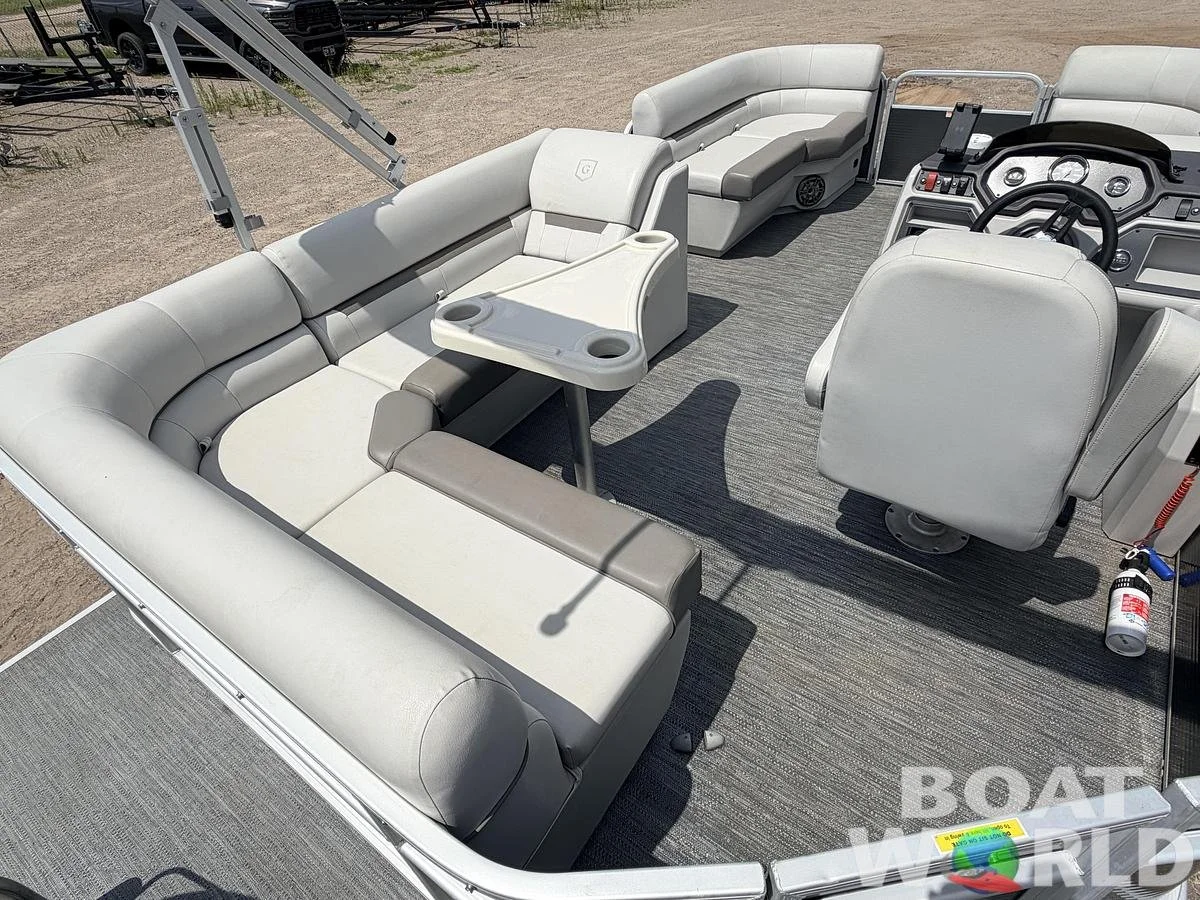 large-watermarked-used-2023-sweetwater-2086-cruise-and-60-hp-suzuki-4-stroke-25-995 (5).jpg