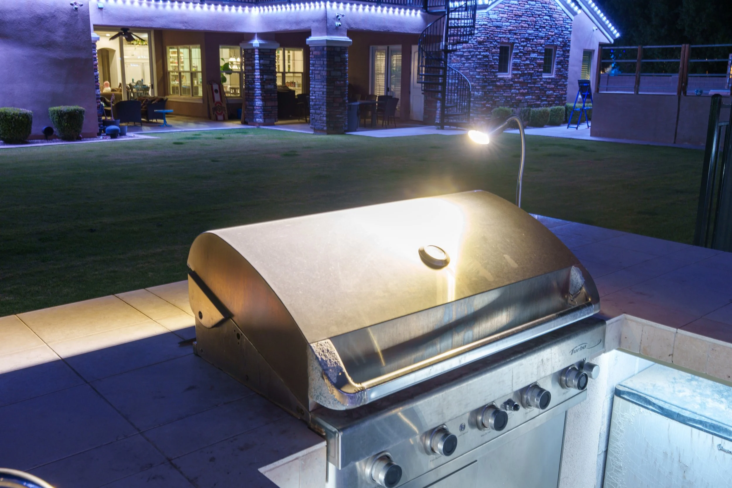 Grill Closed Small.jpg