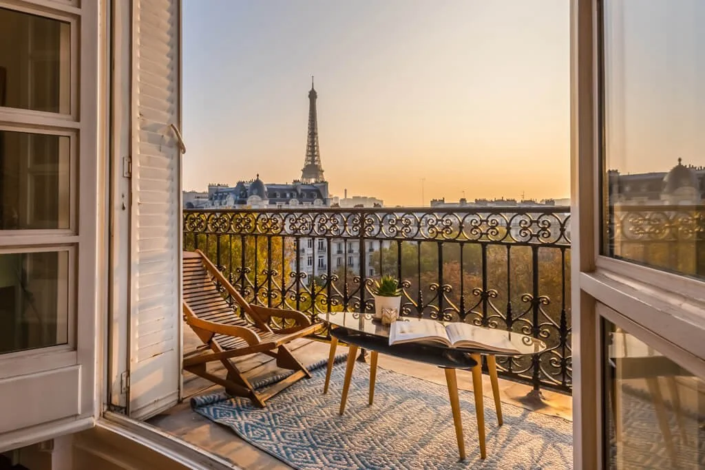 Apartment-with-Eiffel-Tower-View-Paris.jpg