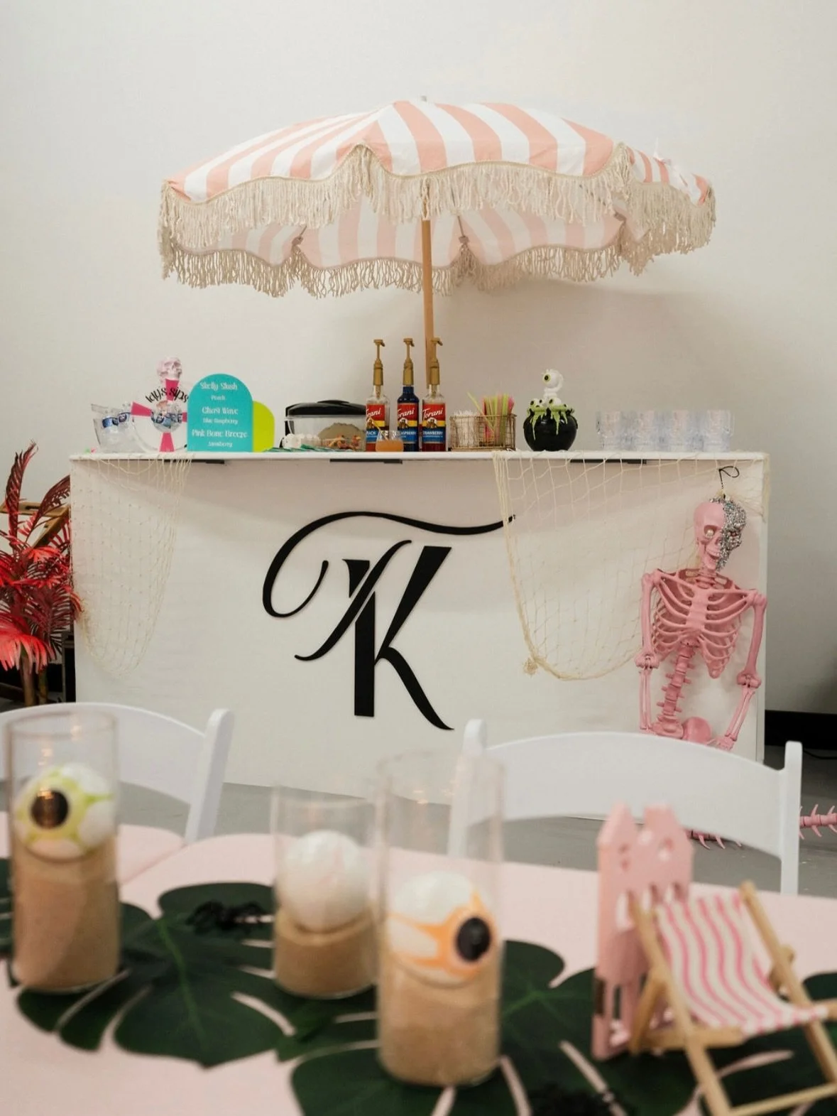 Did you know at The Key we offer drink packages for ALL ages from @driftingdaisymobilebar 

Taytum&rsquo;s spooky cabana beach party featured a refreshing lemonade bar with a frozen option. There was also an &ldquo;underground&rdquo; option for the a