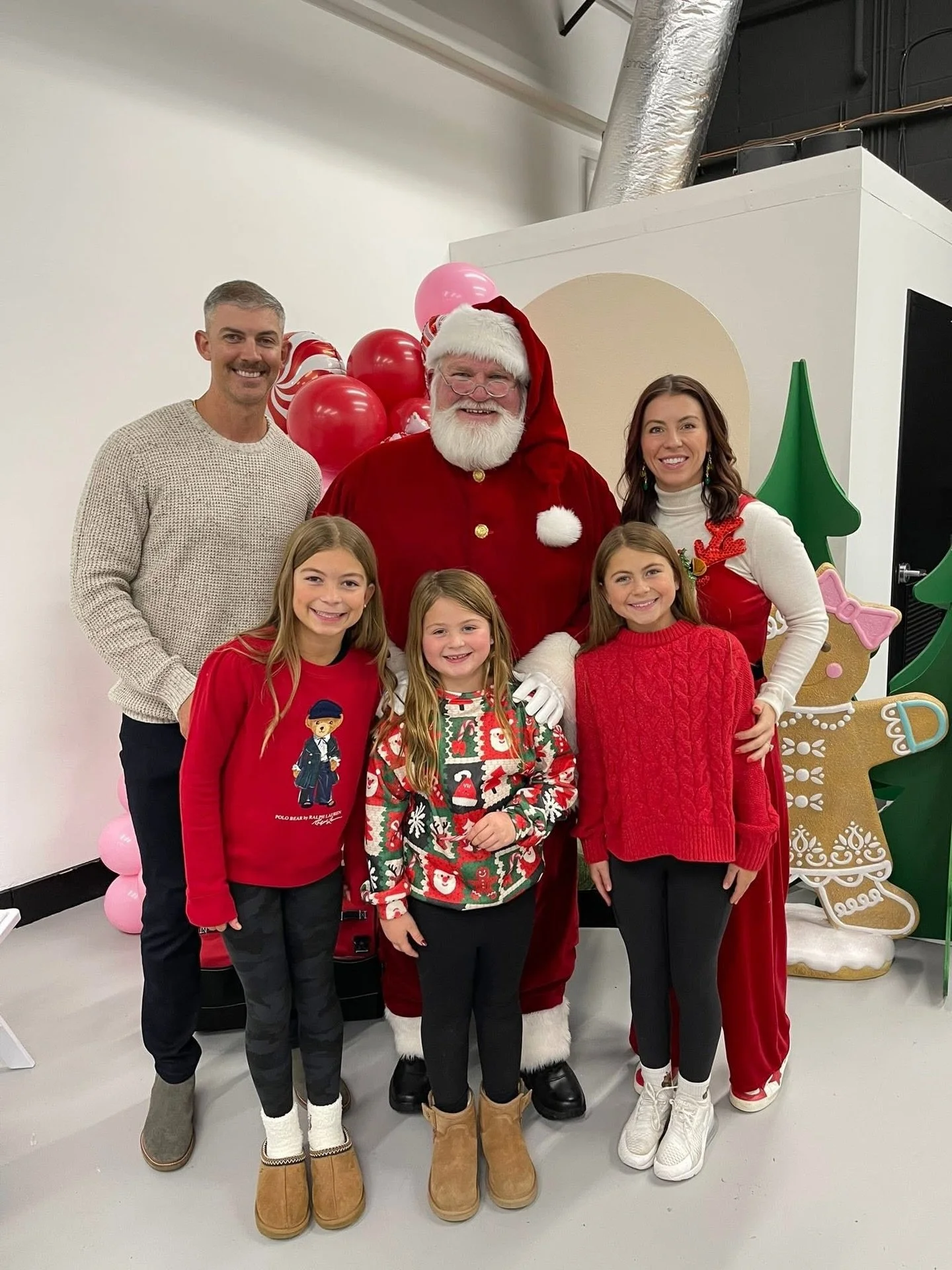 One of our favorite things about The Key 🗝️? 
We meet you exactly where you are. 

Whether you want full-service planning or just a little extra magic, we&rsquo;re here to help as much (or as little!) as you need. 🤍

For this holiday party, our cli